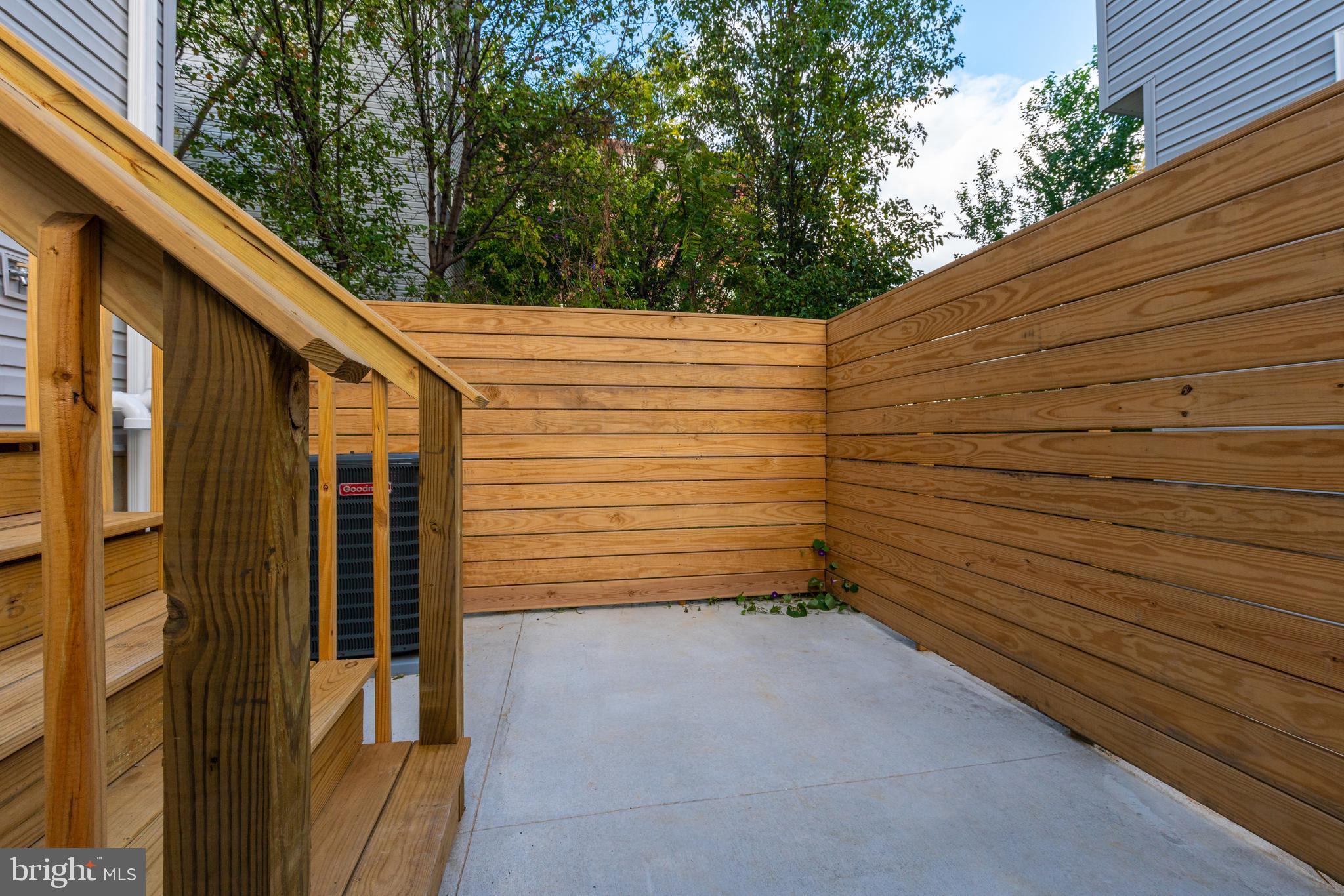 WEST KENSINGTON - Residential