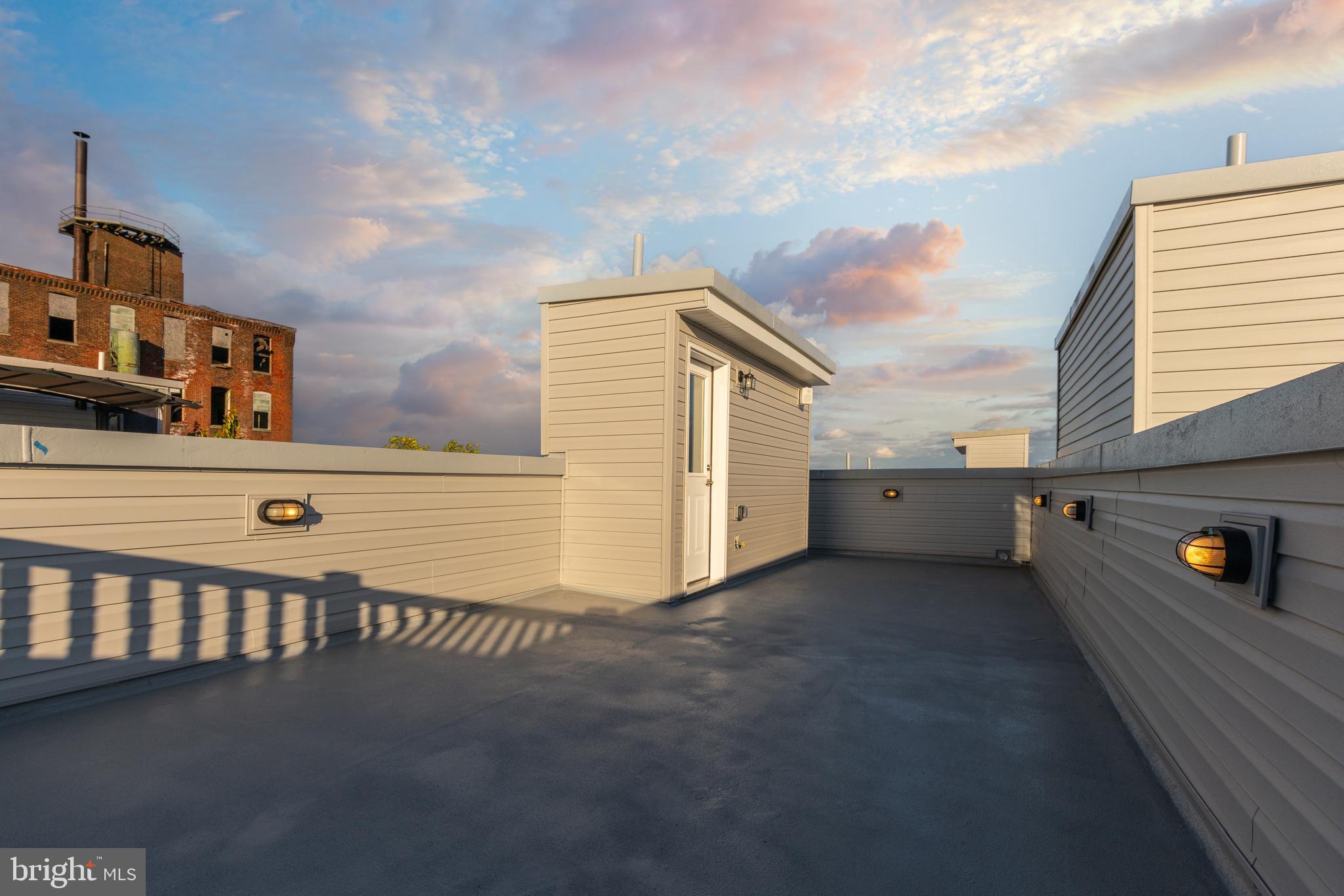 WEST KENSINGTON - Residential