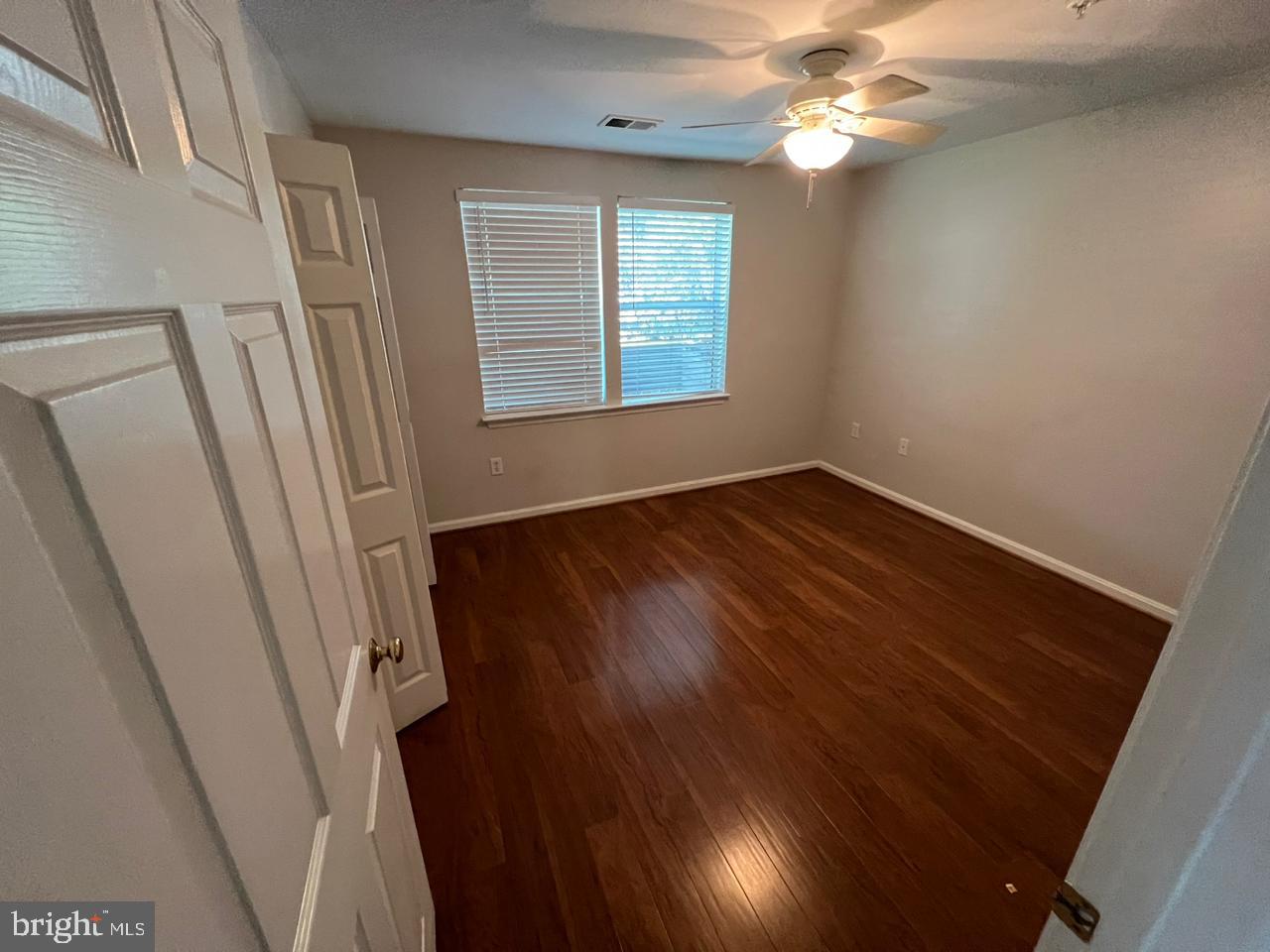 LAKESHORE CONDO - Residential Lease