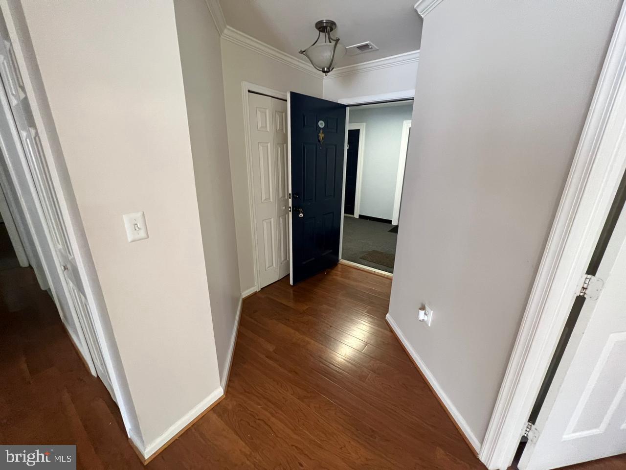 LAKESHORE CONDO - Residential Lease