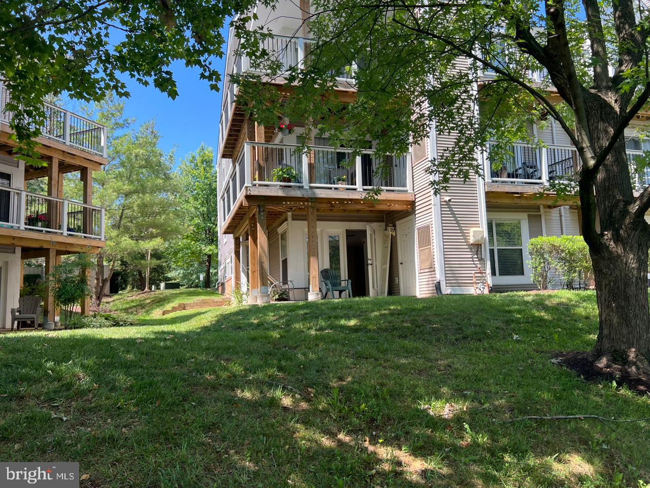 LAKESHORE CONDO - Residential Lease