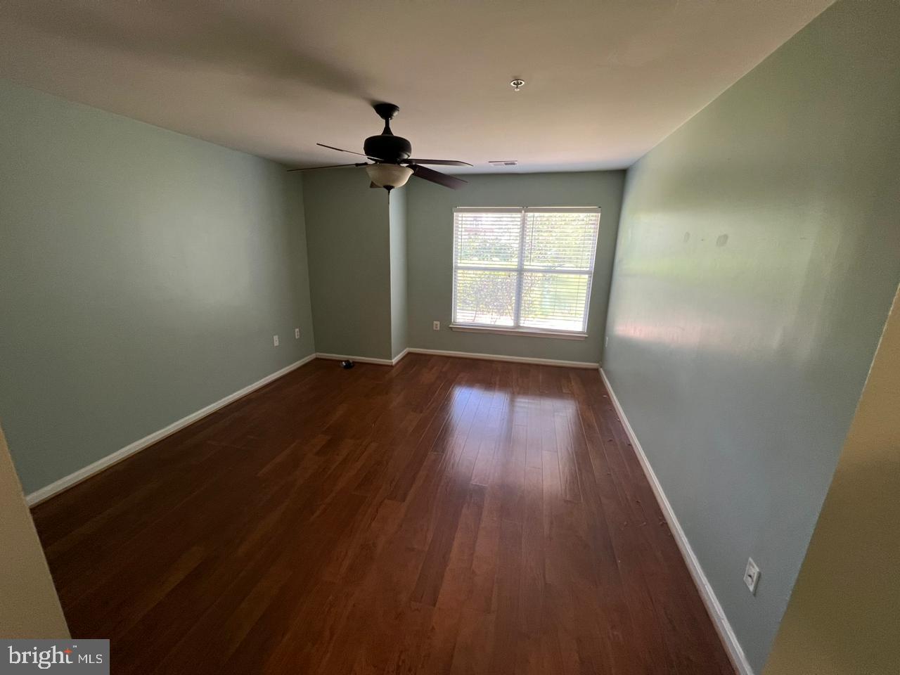 LAKESHORE CONDO - Residential Lease