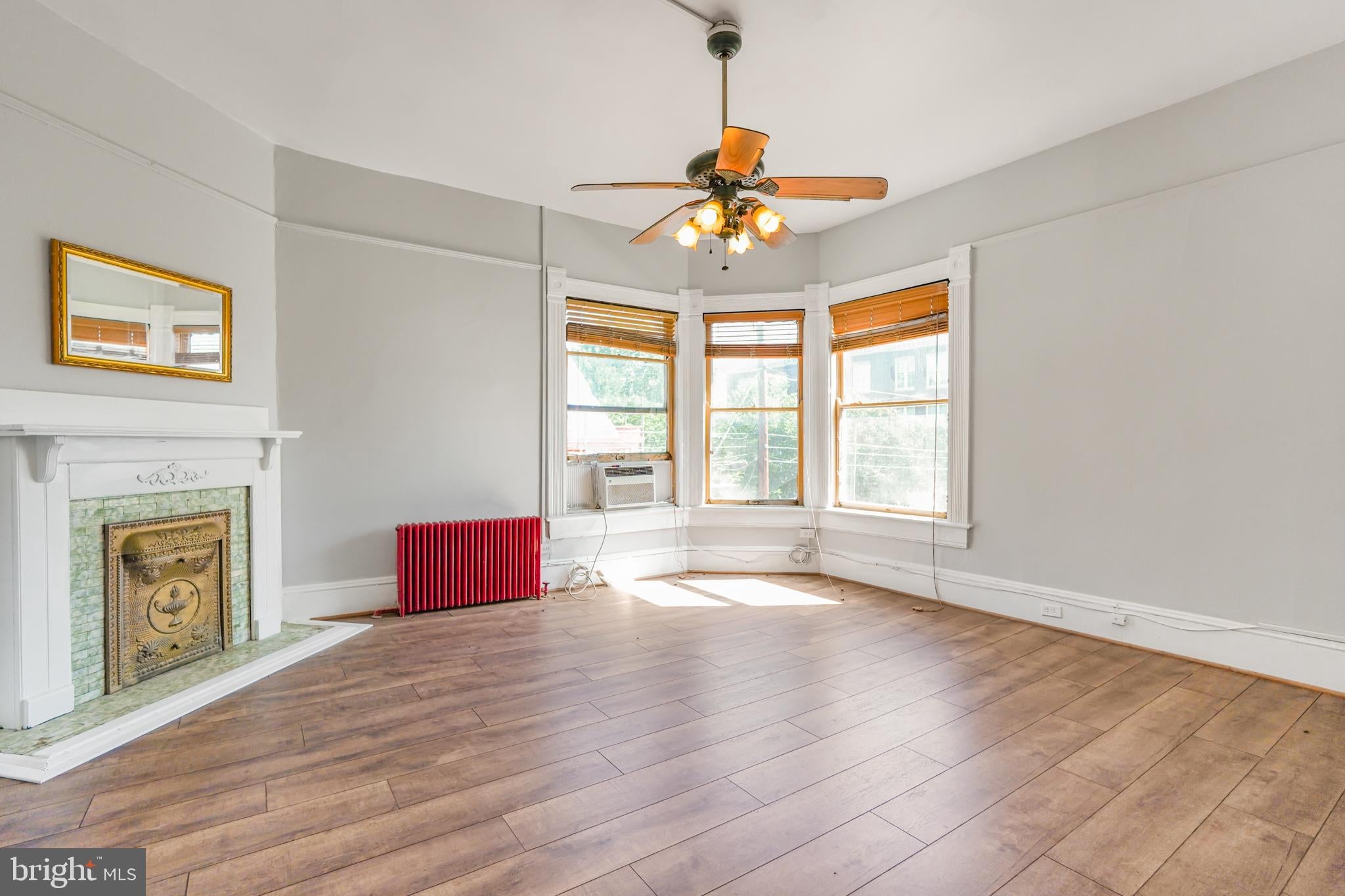 1122 CAROLINE STREET 2