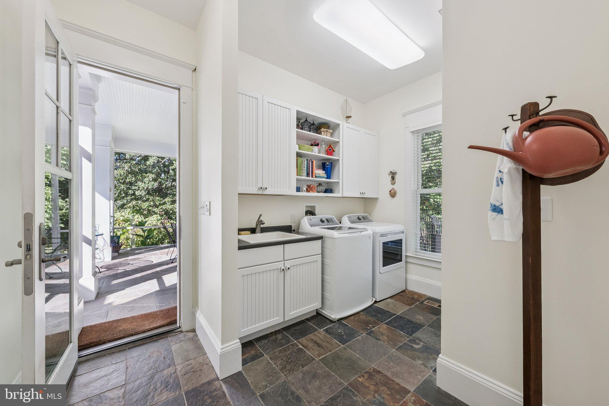 CONGRESSIONAL MANOR - Residential