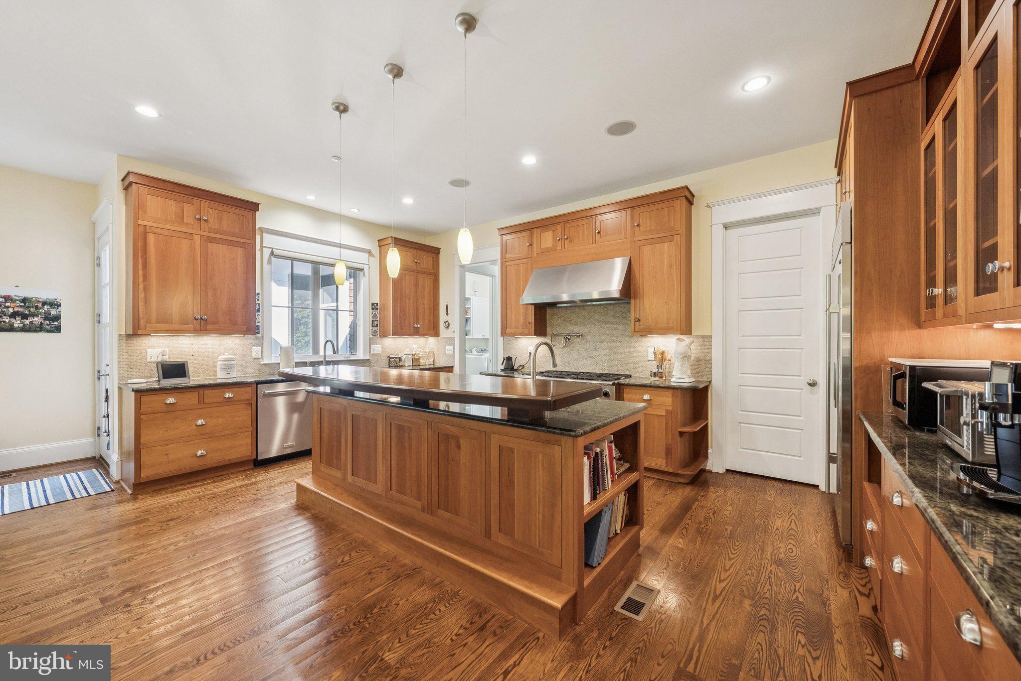 CONGRESSIONAL MANOR - Residential