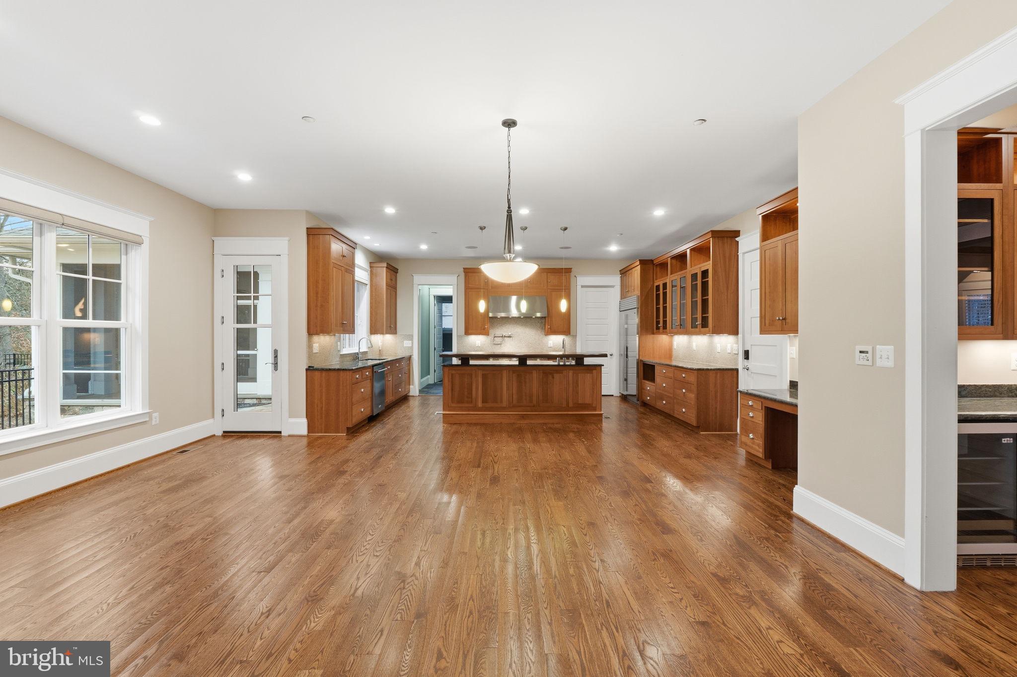 CONGRESSIONAL MANOR - Residential