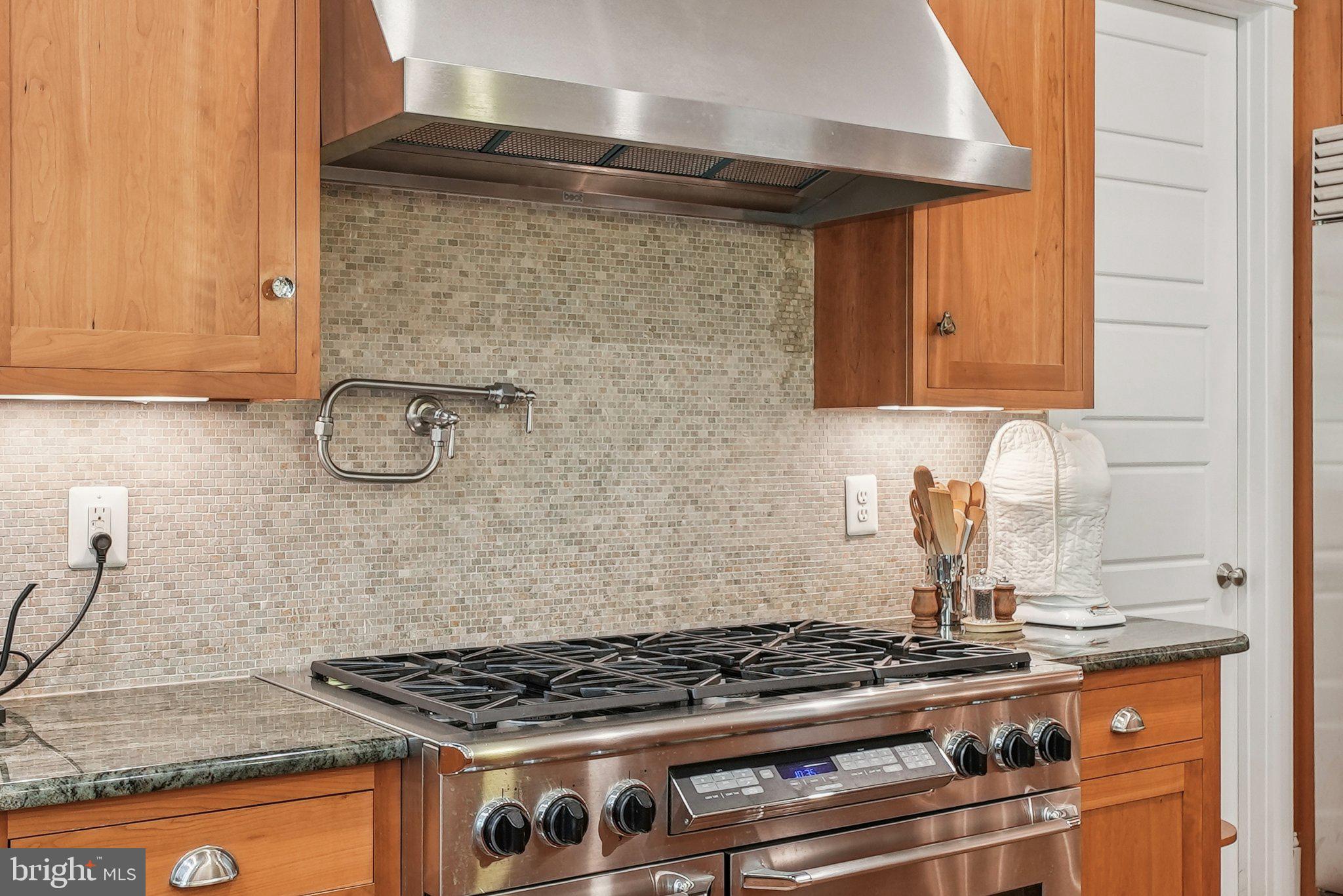 CONGRESSIONAL MANOR - Residential