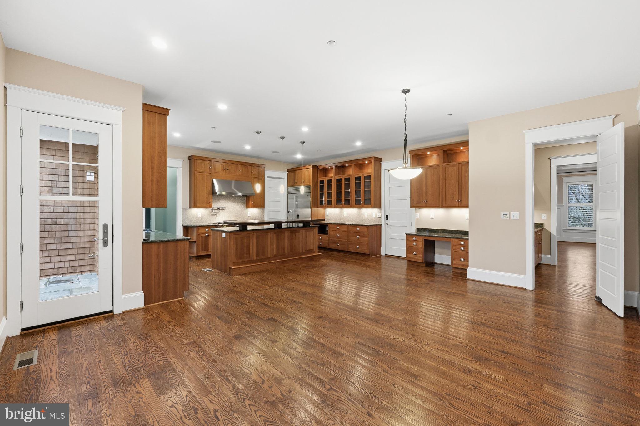 CONGRESSIONAL MANOR - Residential