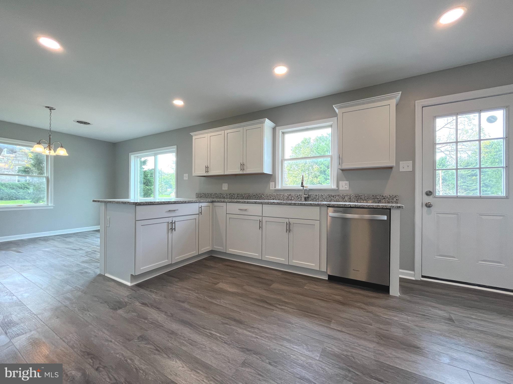 CHAPLINE'S CHOICE - Residential