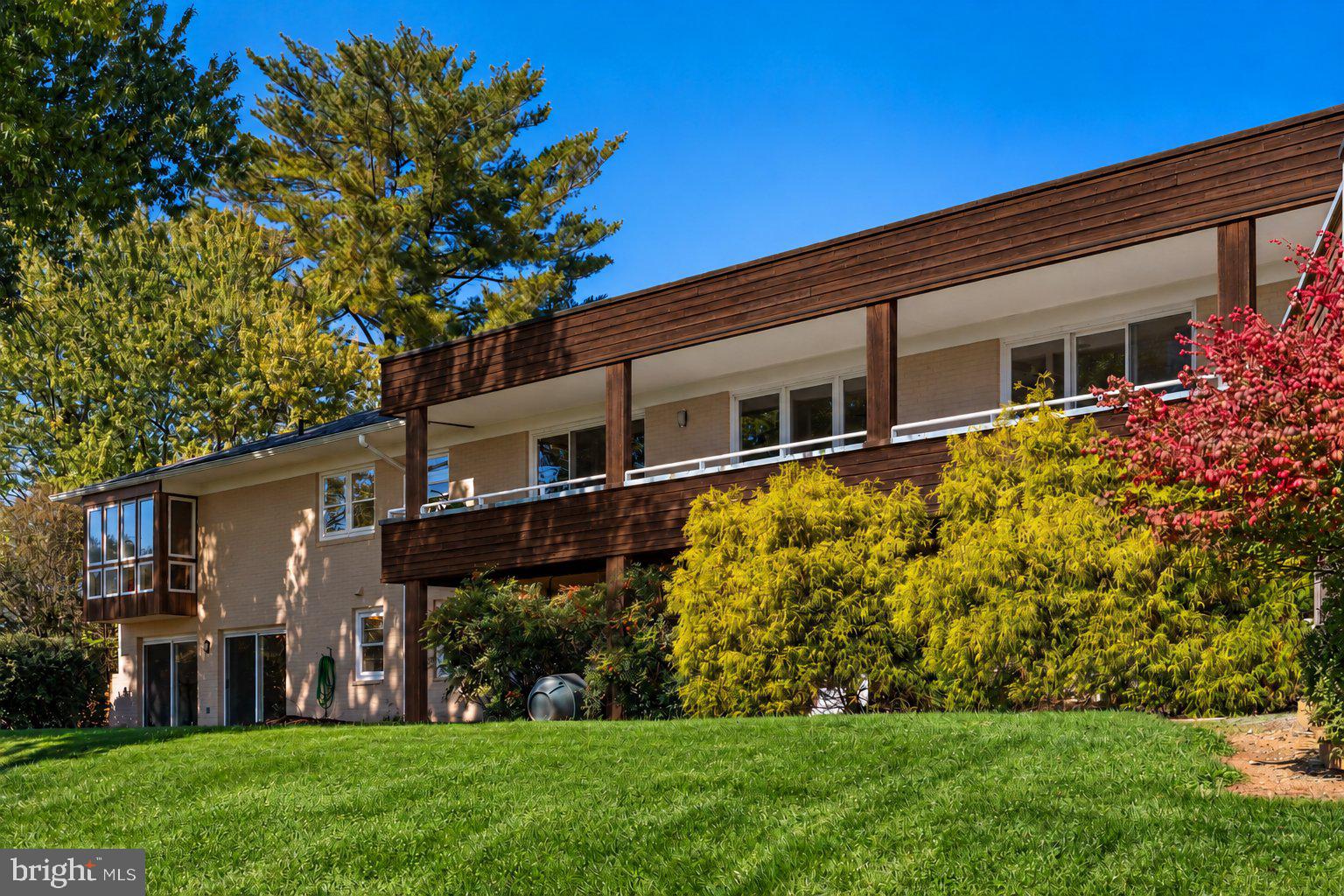 10616 RED BARN LANE