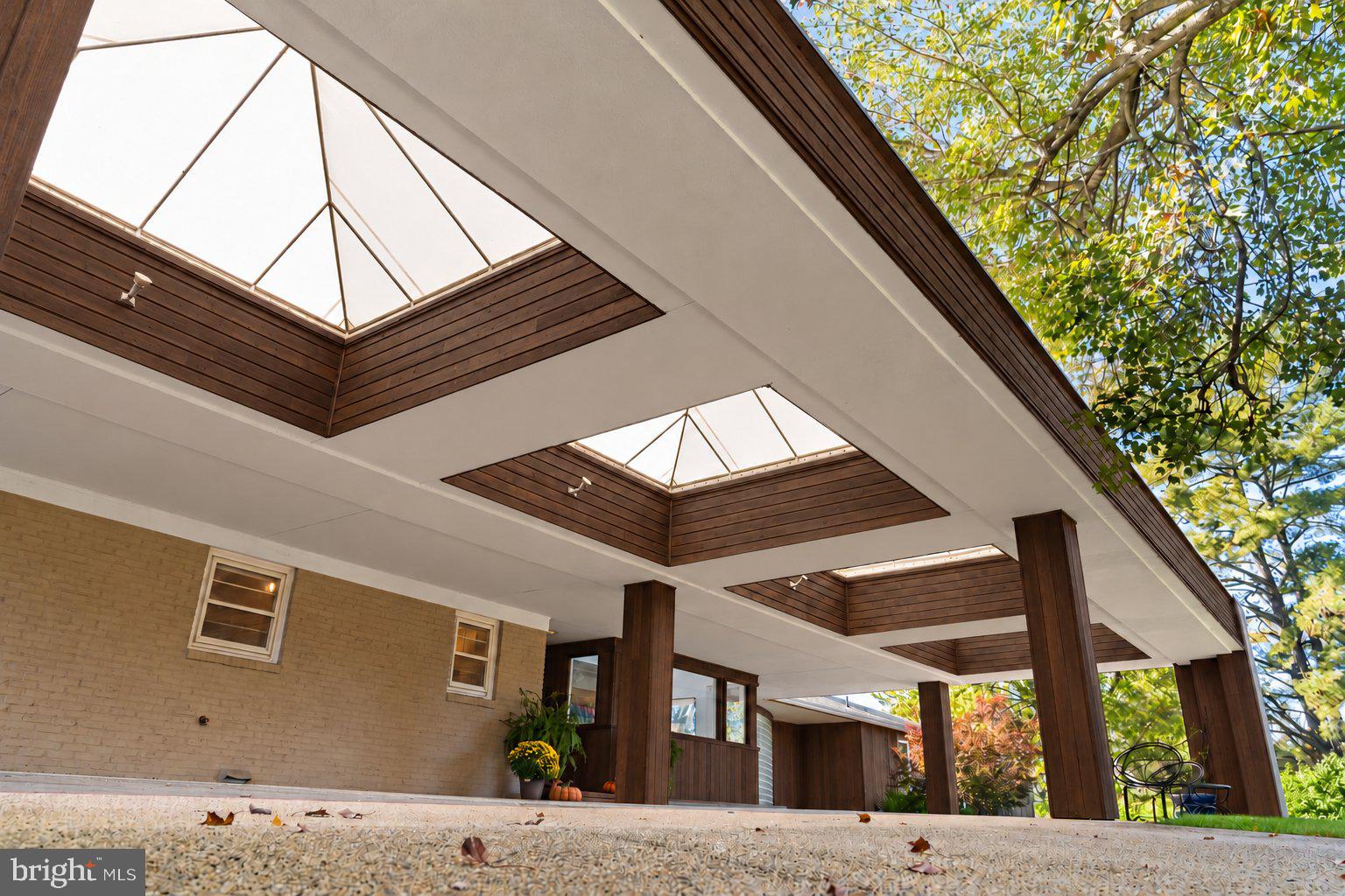 10616 RED BARN LANE