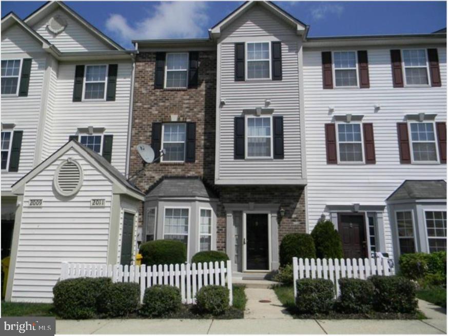 AVAILABLE IMMEDIATELY! 3 Bedrooms, 2 Full Bathrooms. The main level features a spacious living room and an open kitchen. The next level up has 2 Bedrooms and 1 Full Hallway Bathroom. The top level is the Primary suite that features a walk-in closet and a spacious bathroom with a soaking tub and shower.
2 Year lease option. No pets allowed. No smoking allowed.