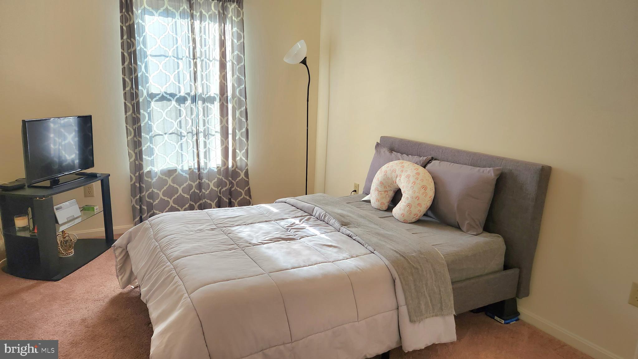 SEVEN OAKS - Residential Lease