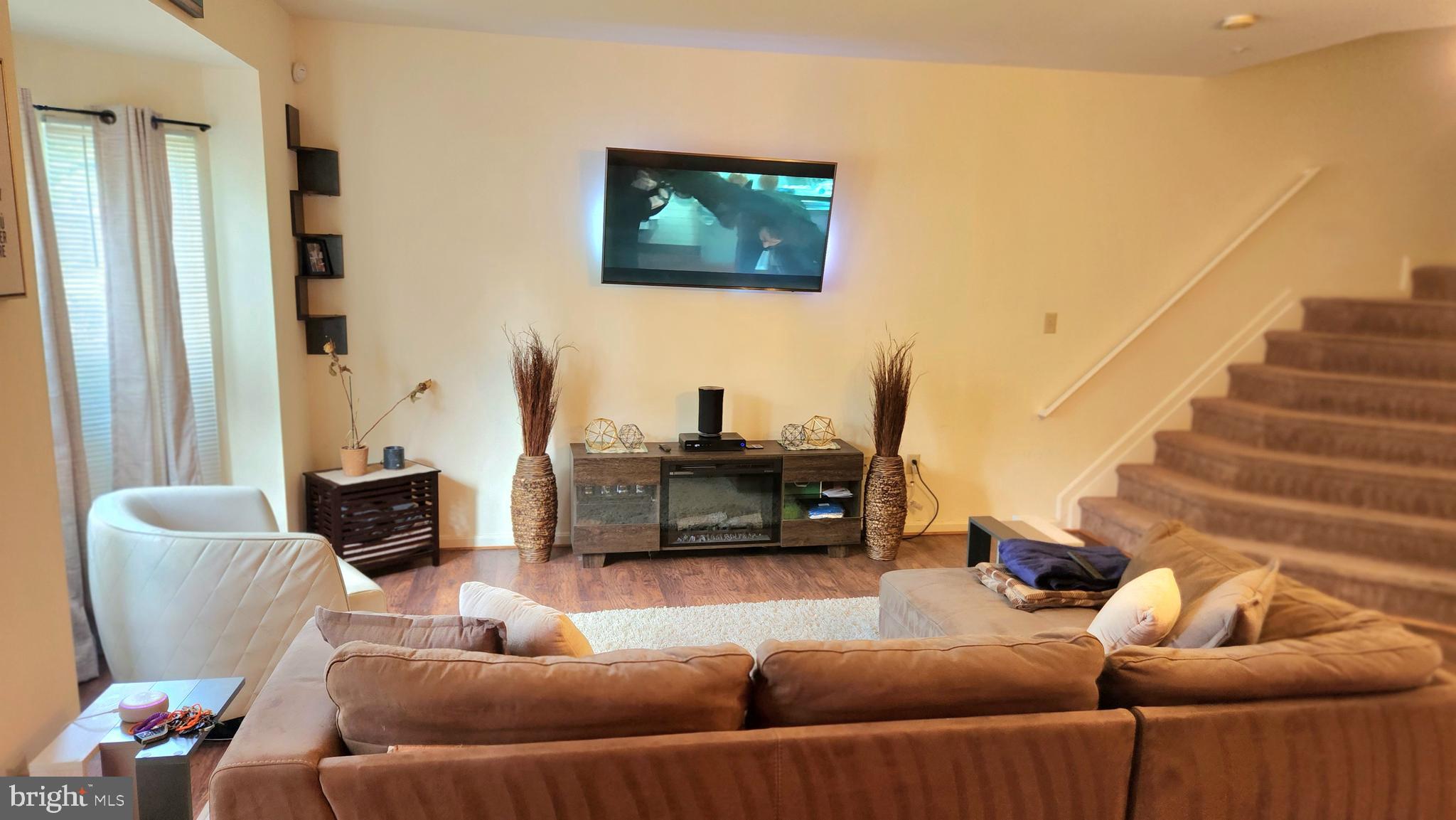 SEVEN OAKS - Residential Lease