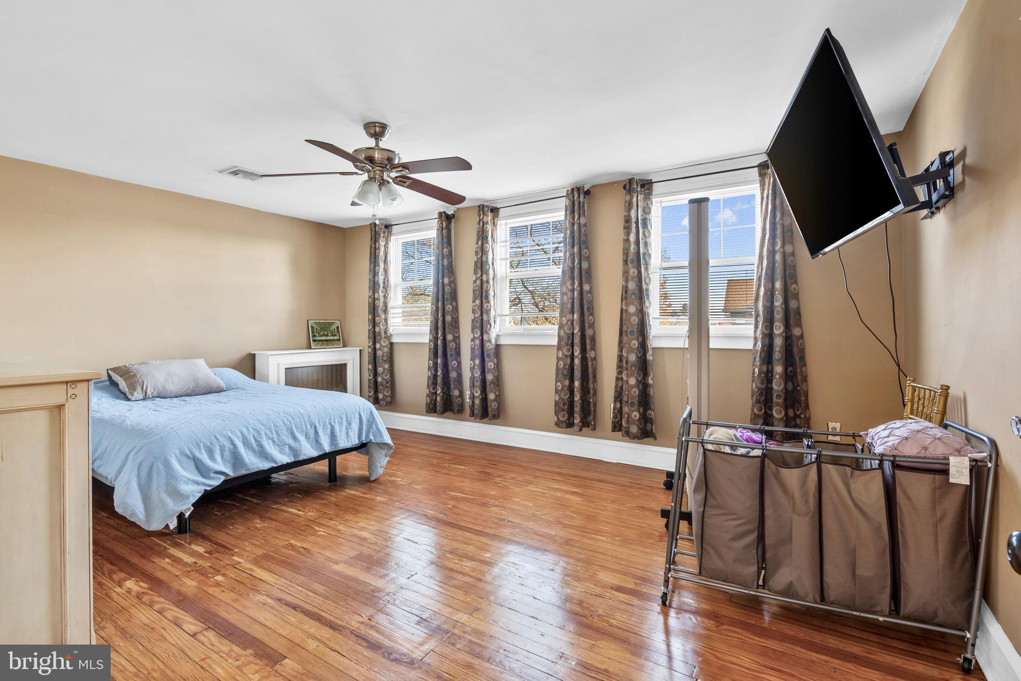 BUSTLETON - Residential