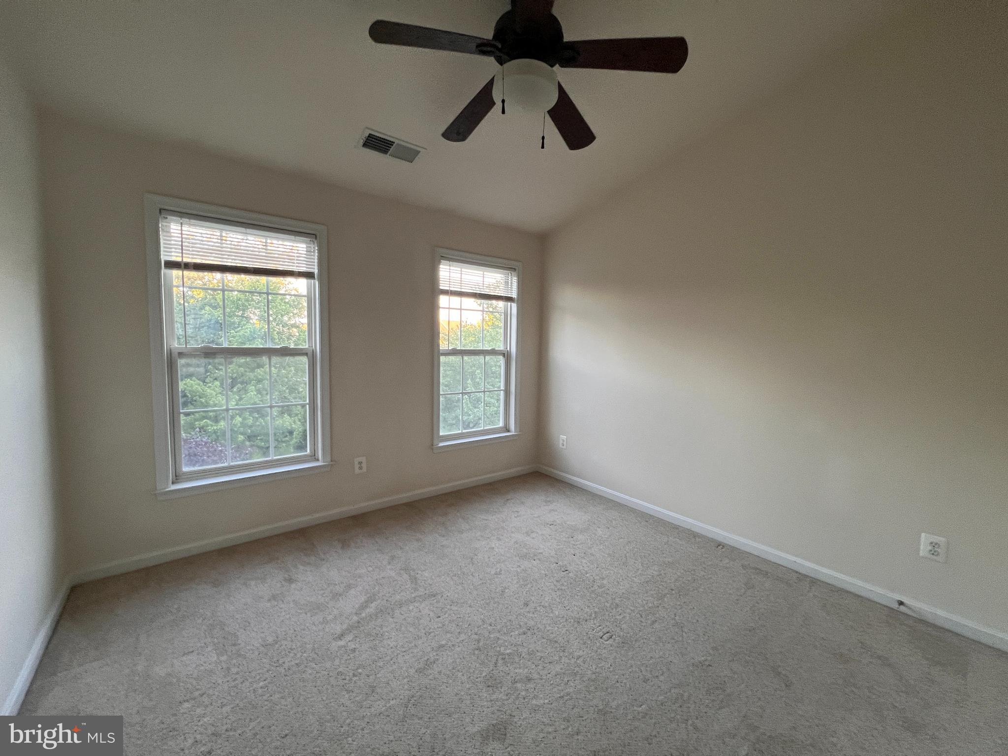 BROADLANDS SOUTH - Residential Lease