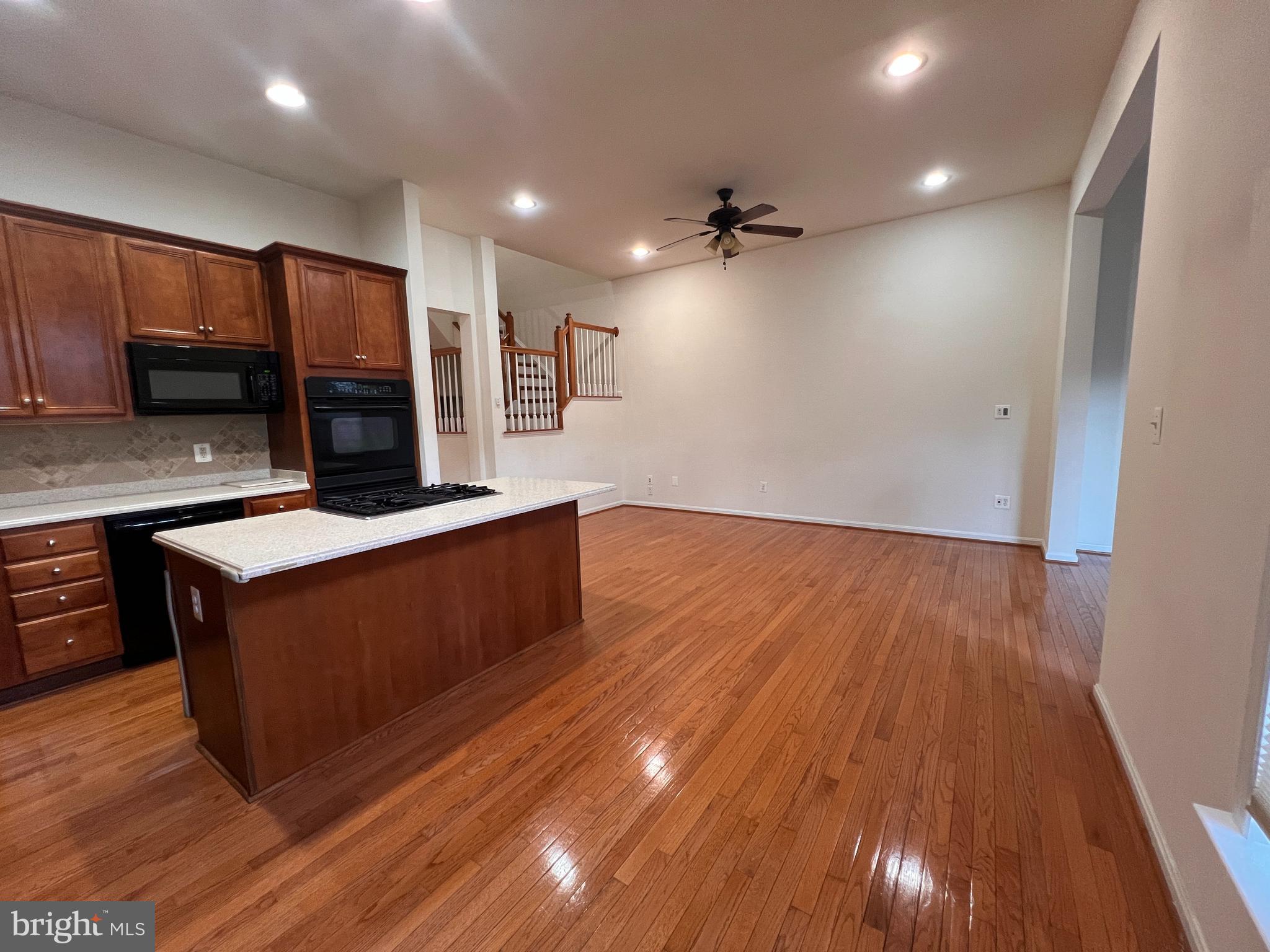 BROADLANDS SOUTH - Residential Lease