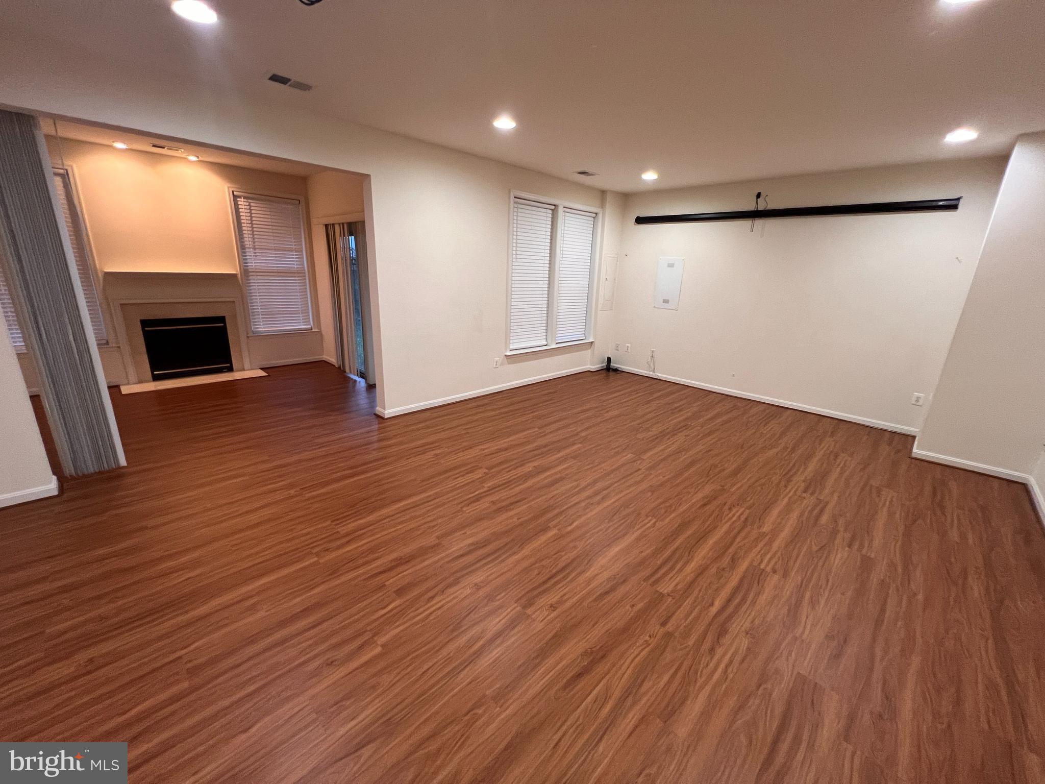 BROADLANDS SOUTH - Residential Lease