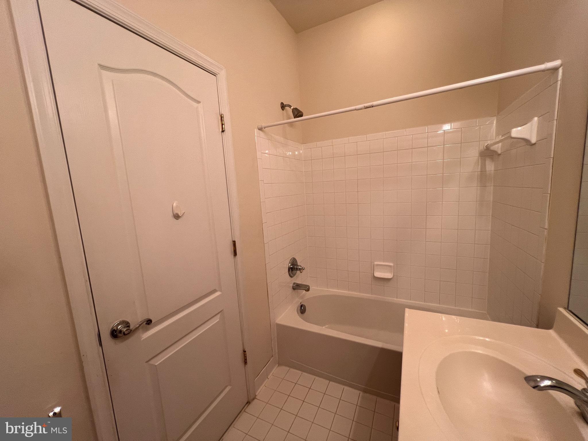 BROADLANDS SOUTH - Residential Lease