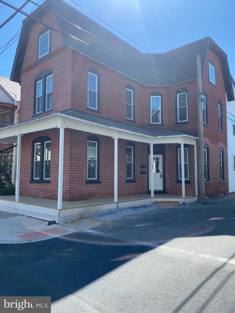 Homes For Rent - 27 W Ferdinand Street #2<br/> MANHEIM, PA 17545