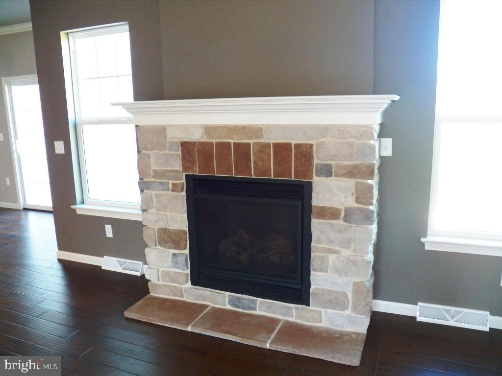 FALLEN OAK ESTATES - Residential