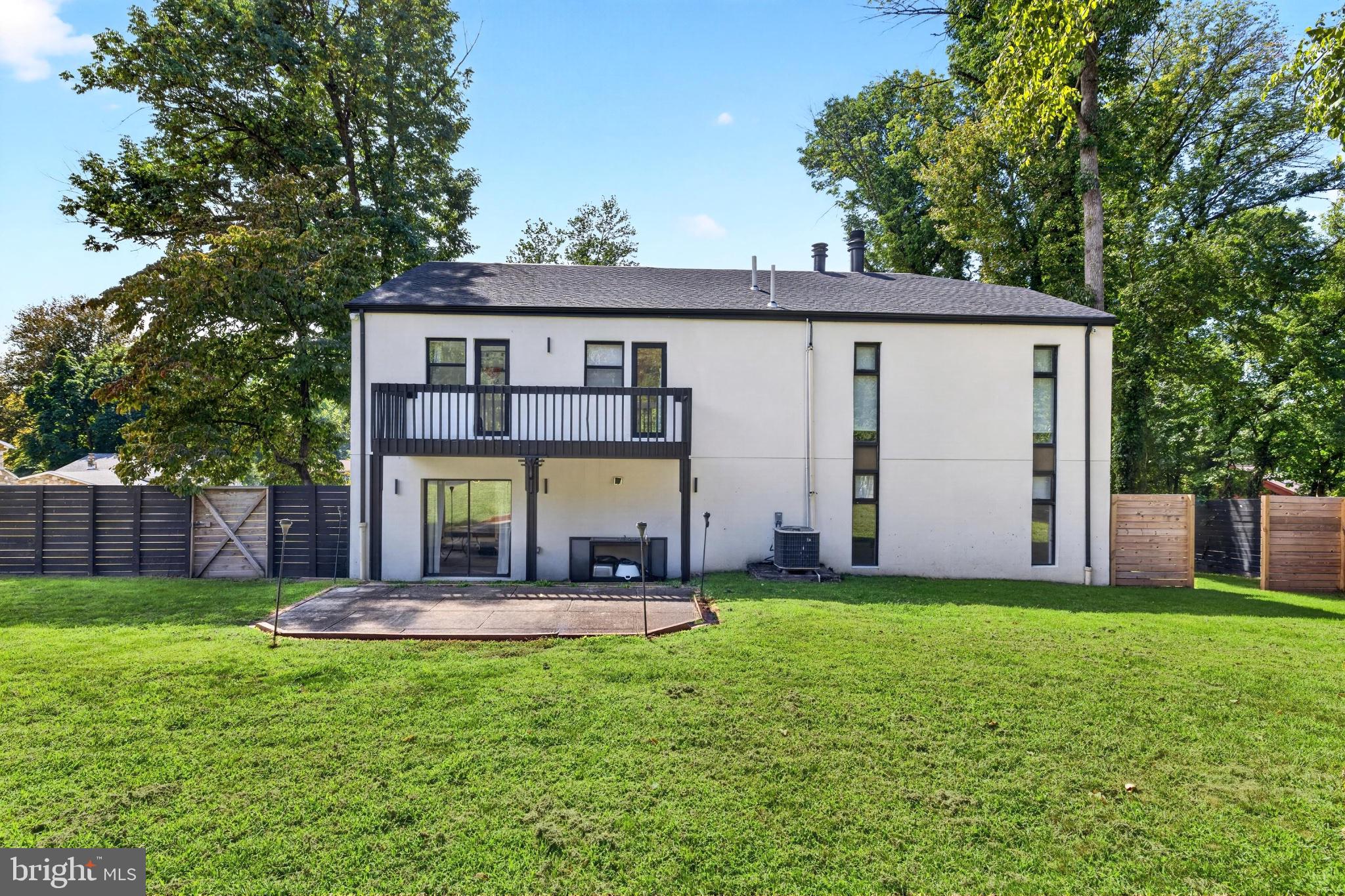 1001 W ALLENS LANE