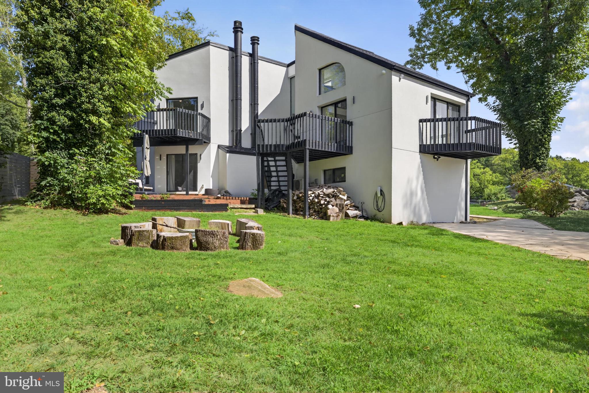 1001 W ALLENS LANE