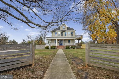 Photo of 2420 W Rogers Avenue, BALTIMORE, MD 21209 (MLS # MDBA2189328)