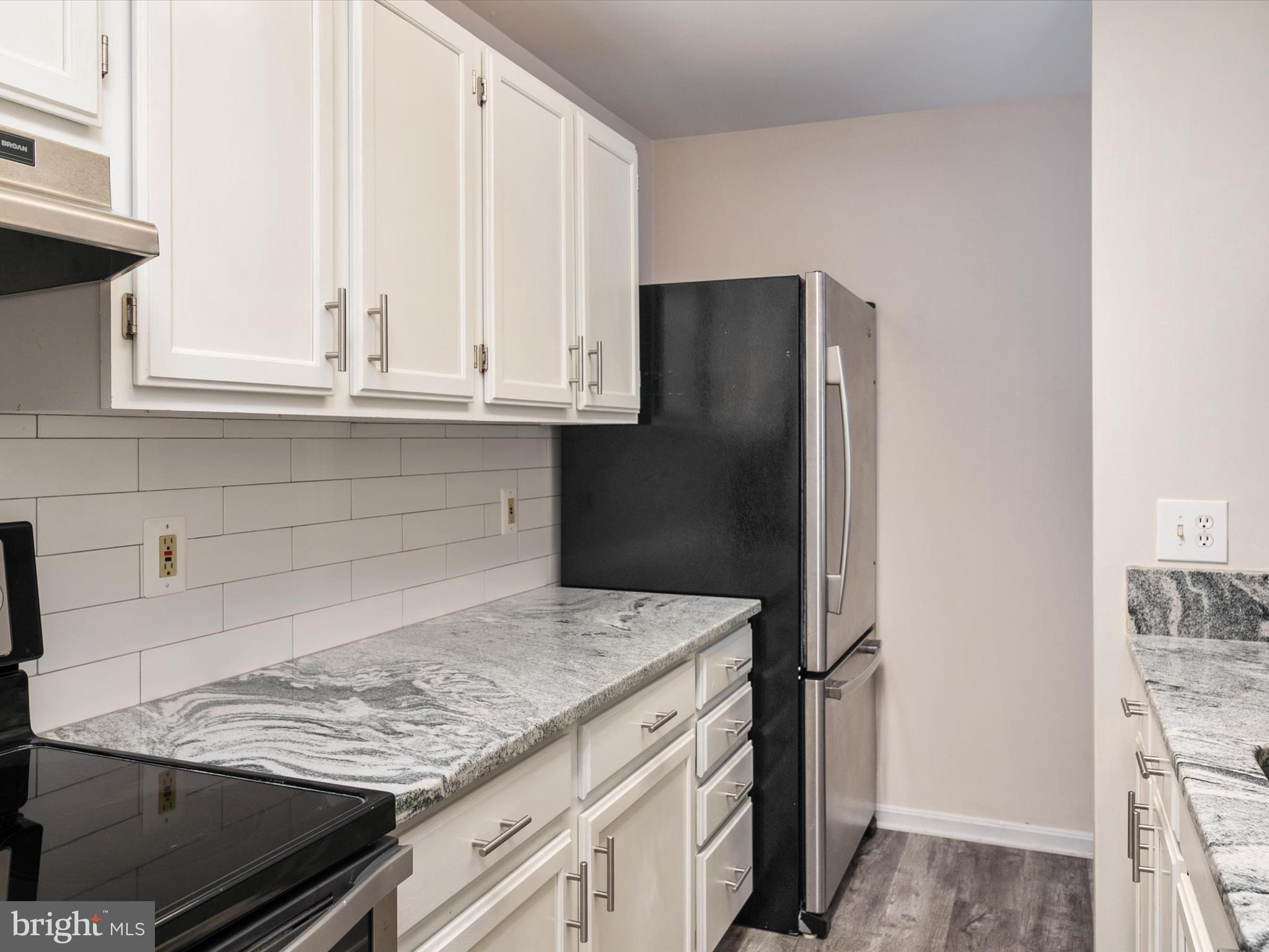 OAK LEAF VILLAS - Residential