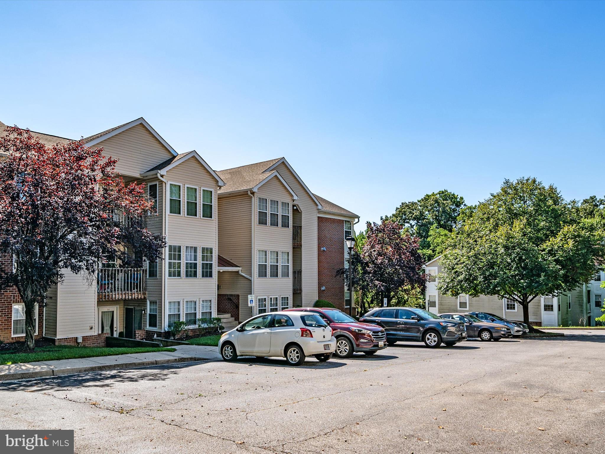 OAK LEAF VILLAS - Residential