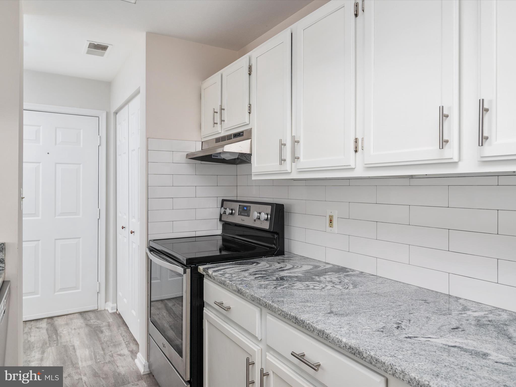 OAK LEAF VILLAS - Residential