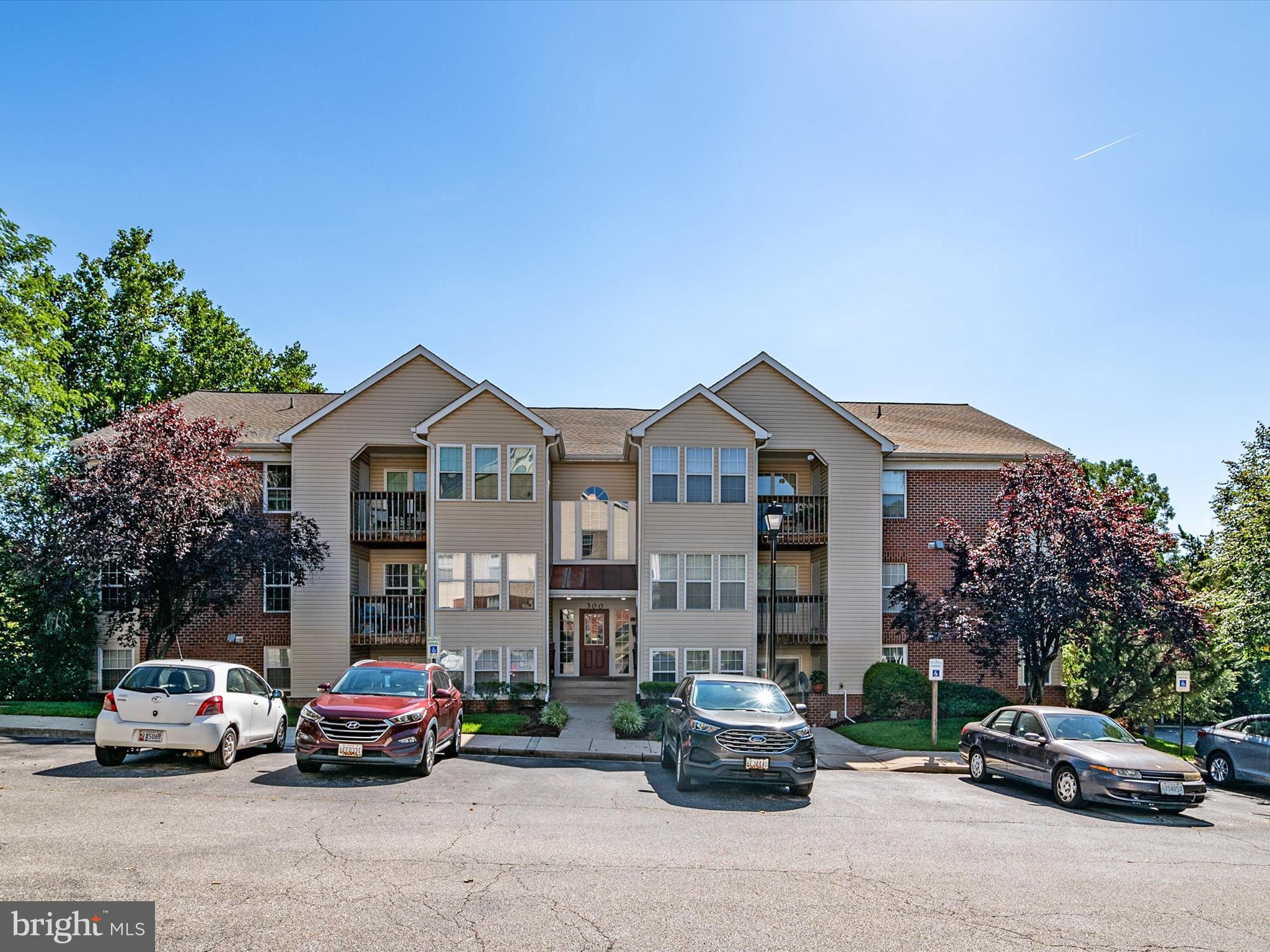 OAK LEAF VILLAS - Residential