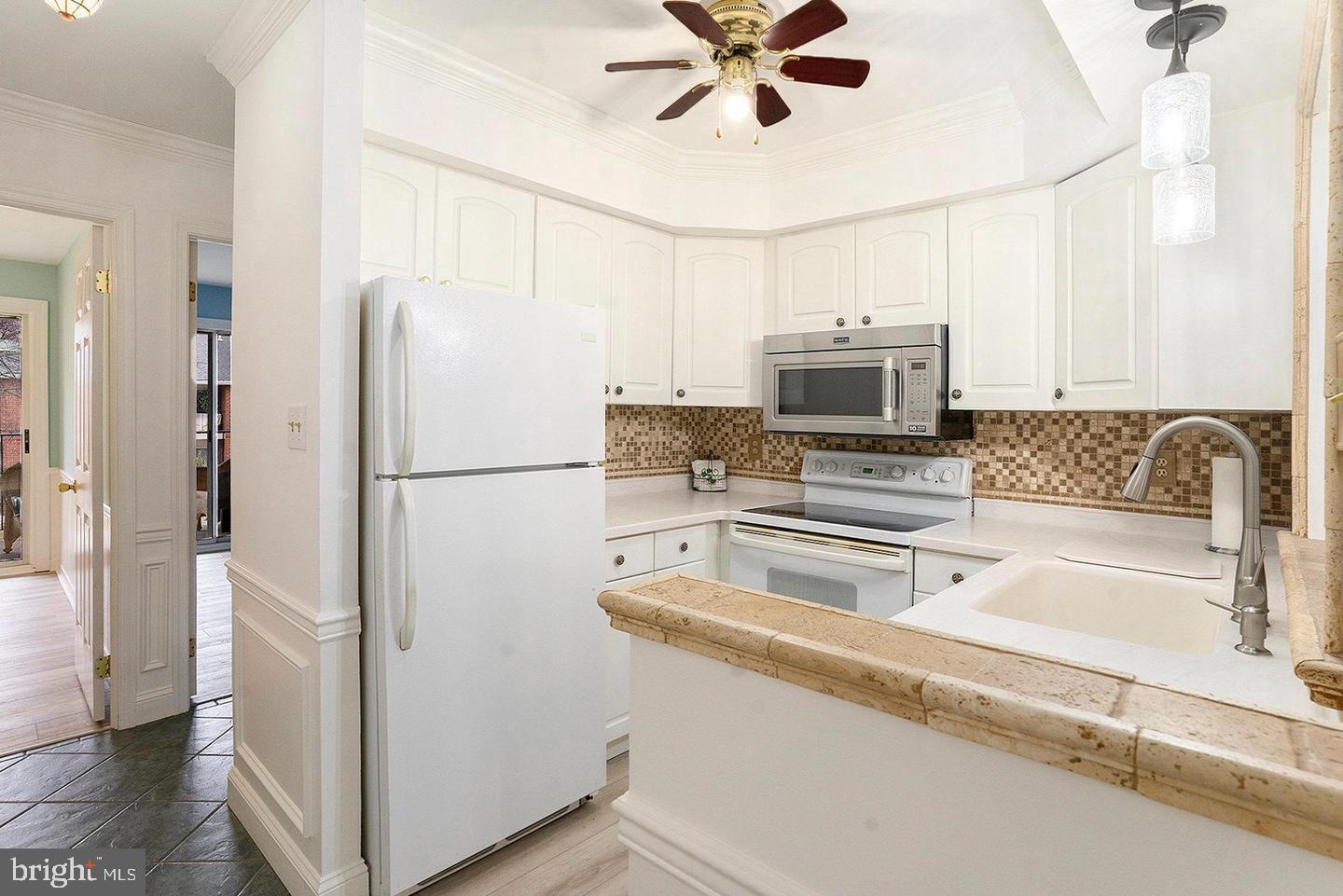 GOSHEN COMMONS - Residential Lease