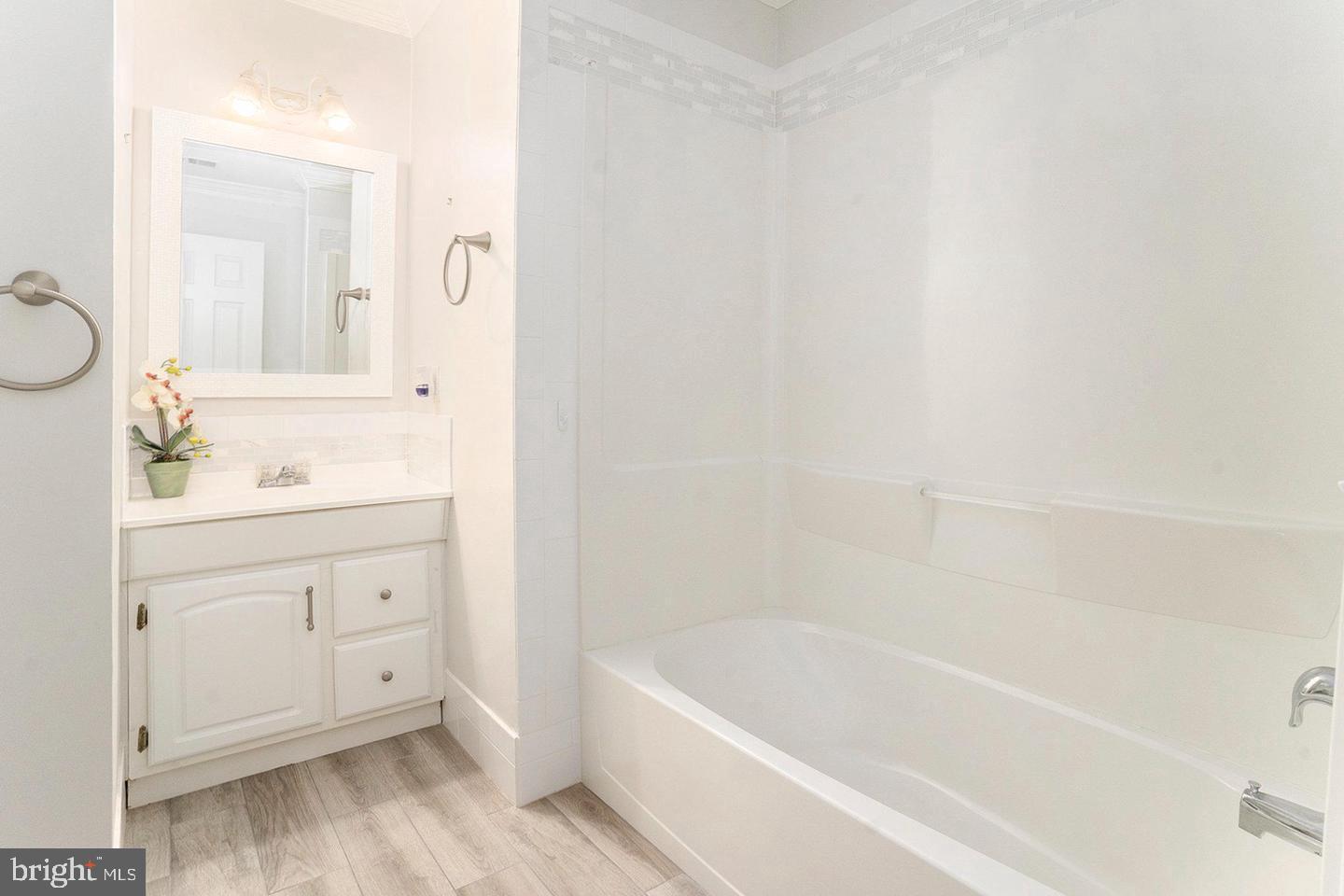 GOSHEN COMMONS - Residential Lease