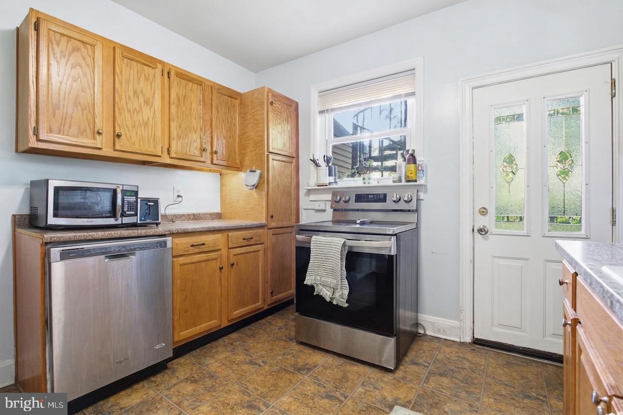 1412 LIGHT STREET 2