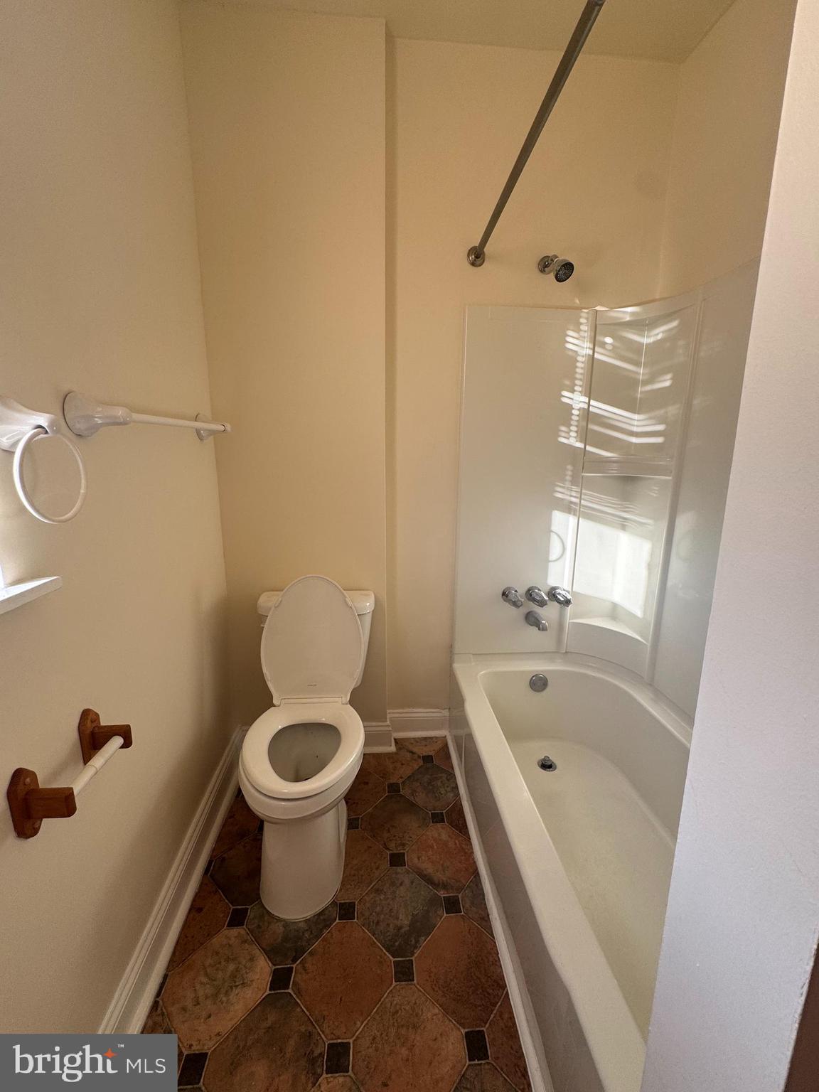 UNIVERSITY CITY - Commercial Sale