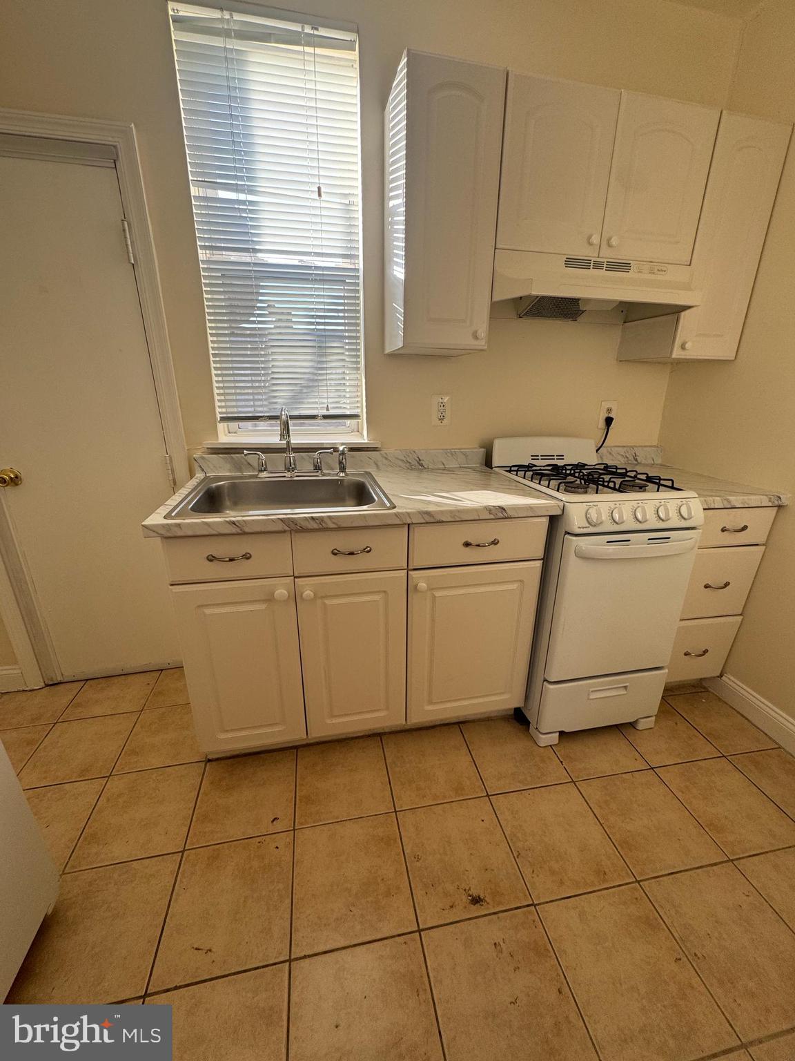 UNIVERSITY CITY - Commercial Sale