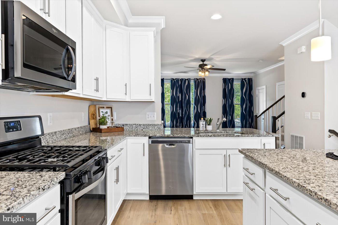 HIGHLANDER PARK - Residential Lease