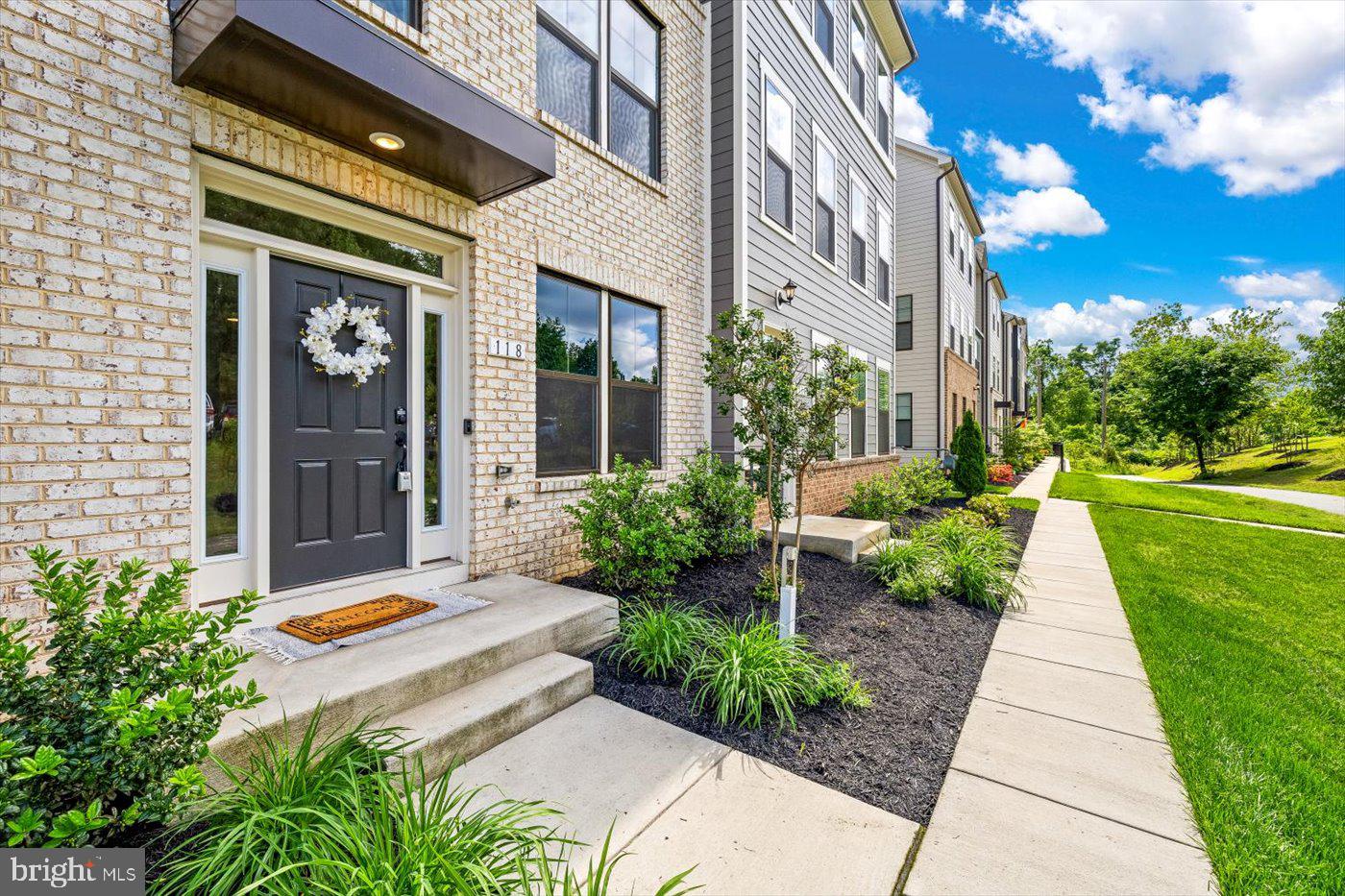 HIGHLANDER PARK - Residential Lease