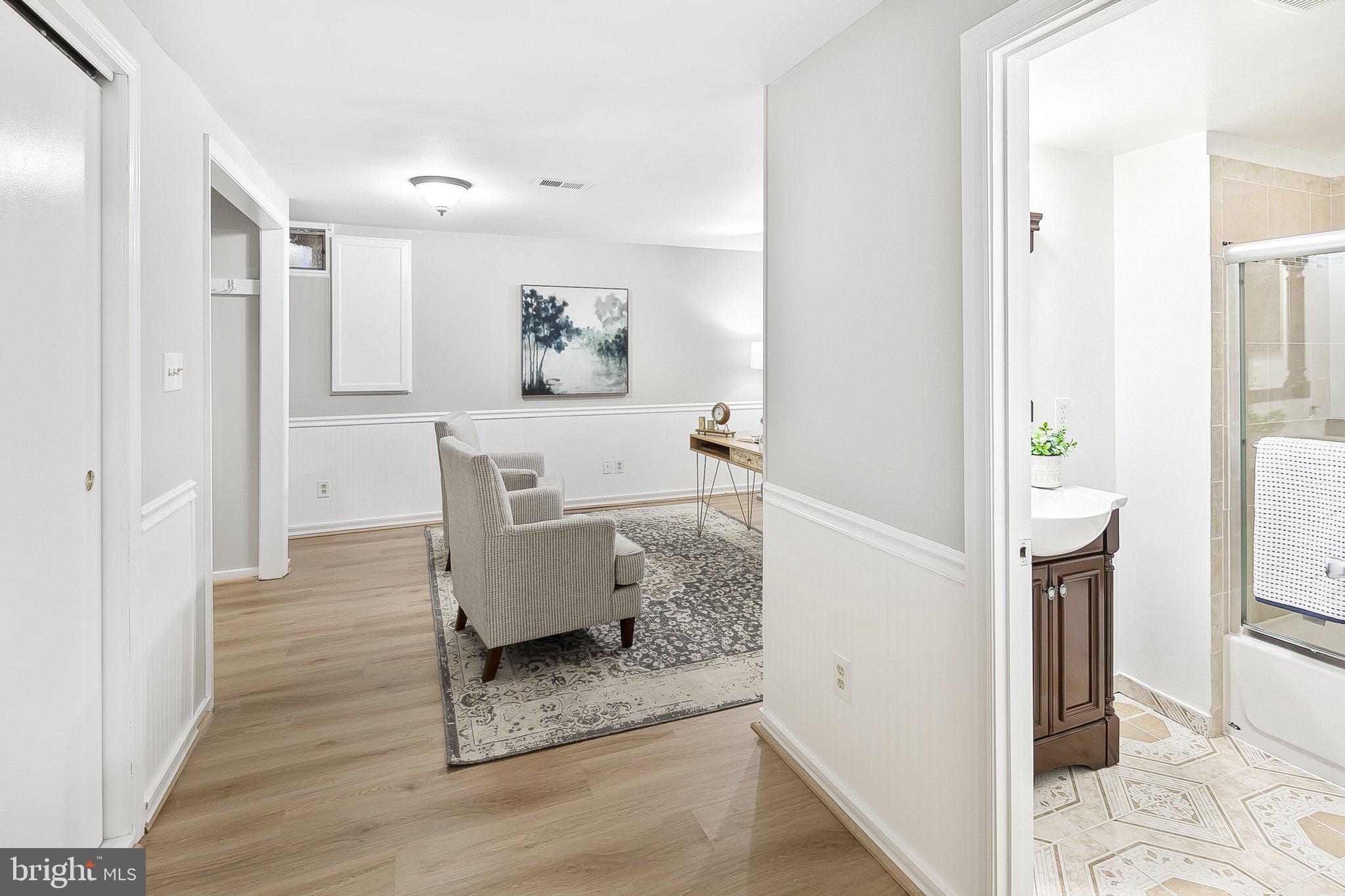 GUNNERS LAKE - Residential