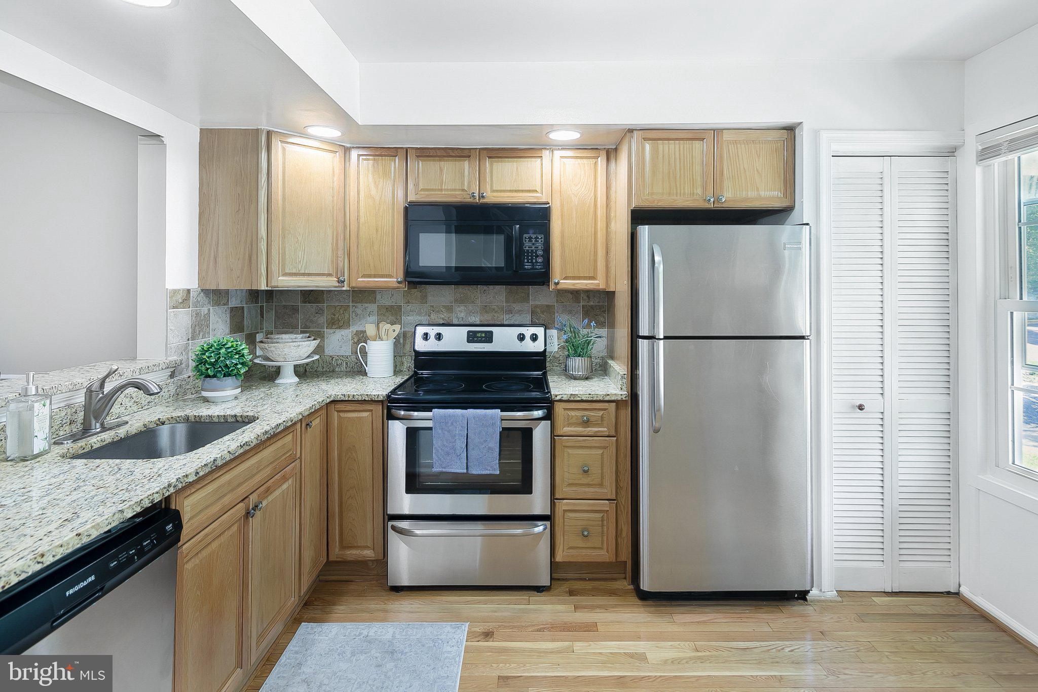 GUNNERS LAKE - Residential