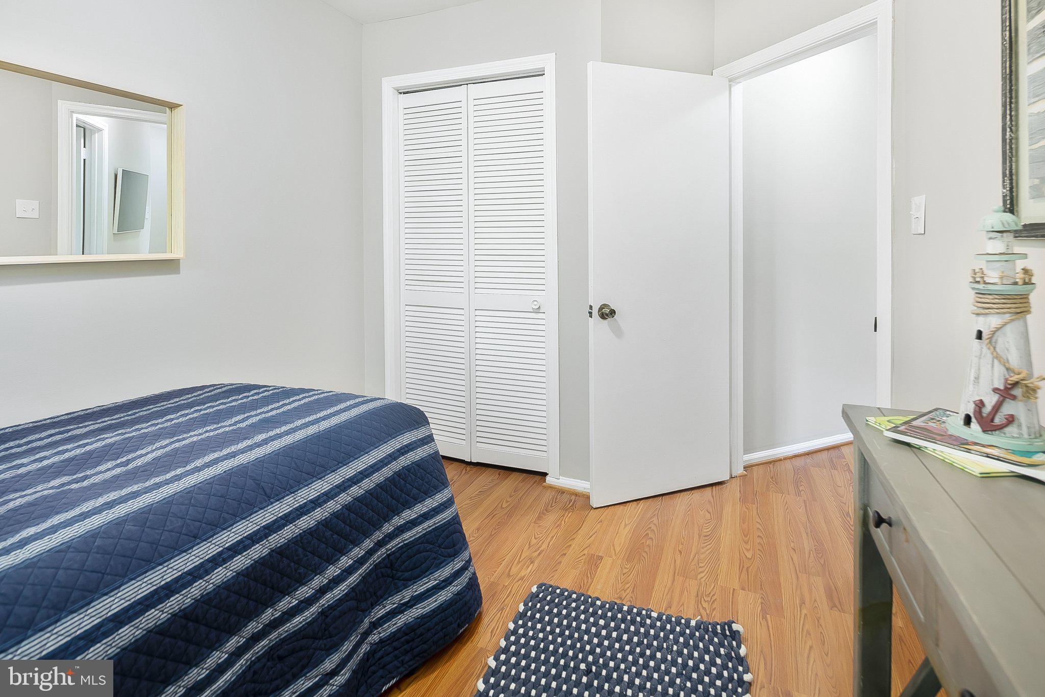 GUNNERS LAKE - Residential