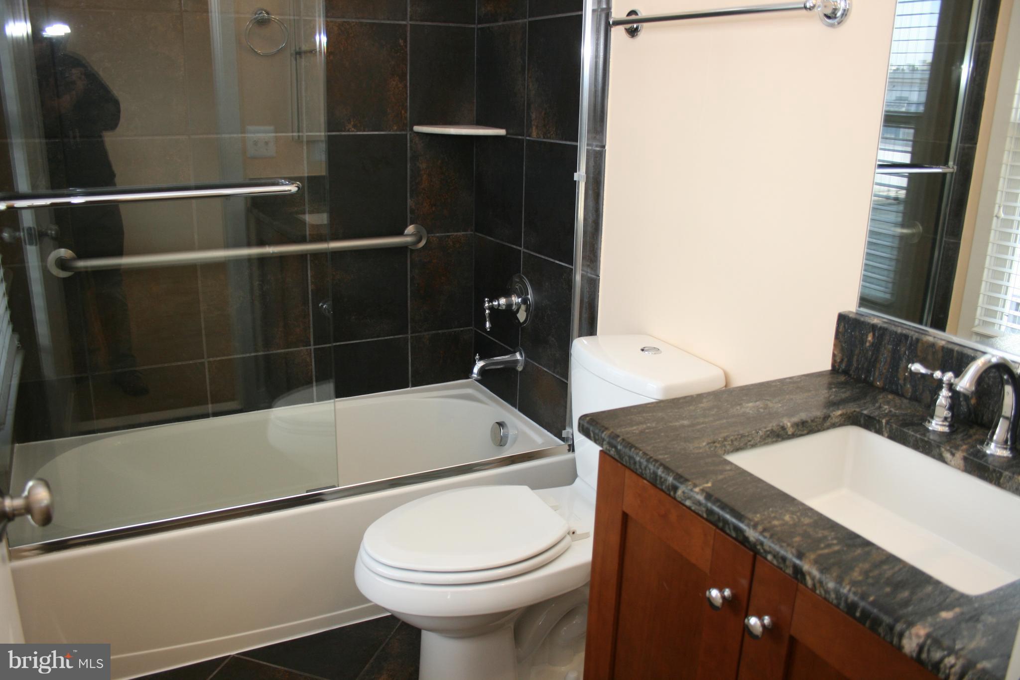 OLD TOWN COMMONS - Residential Lease