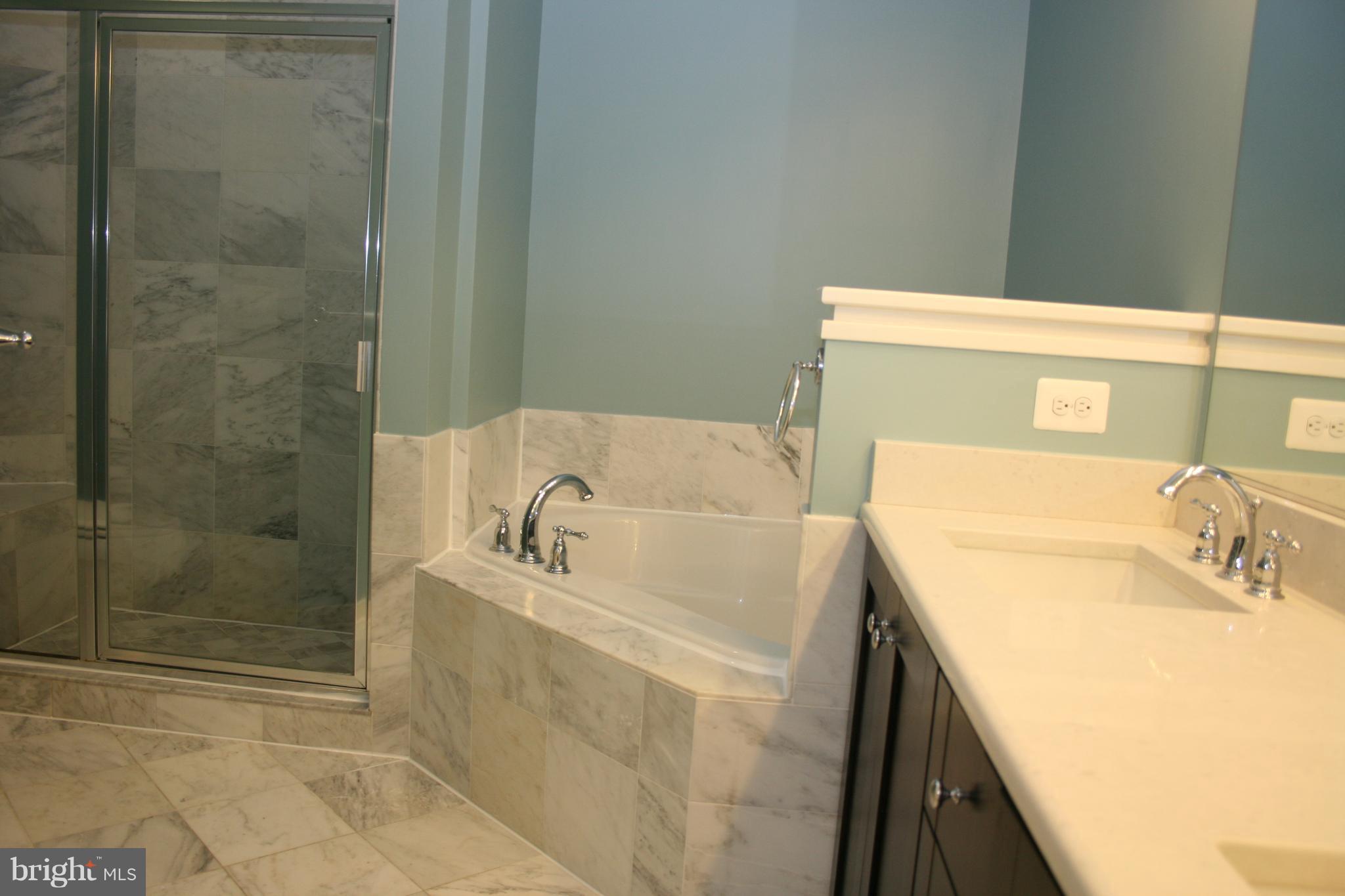 OLD TOWN COMMONS - Residential Lease