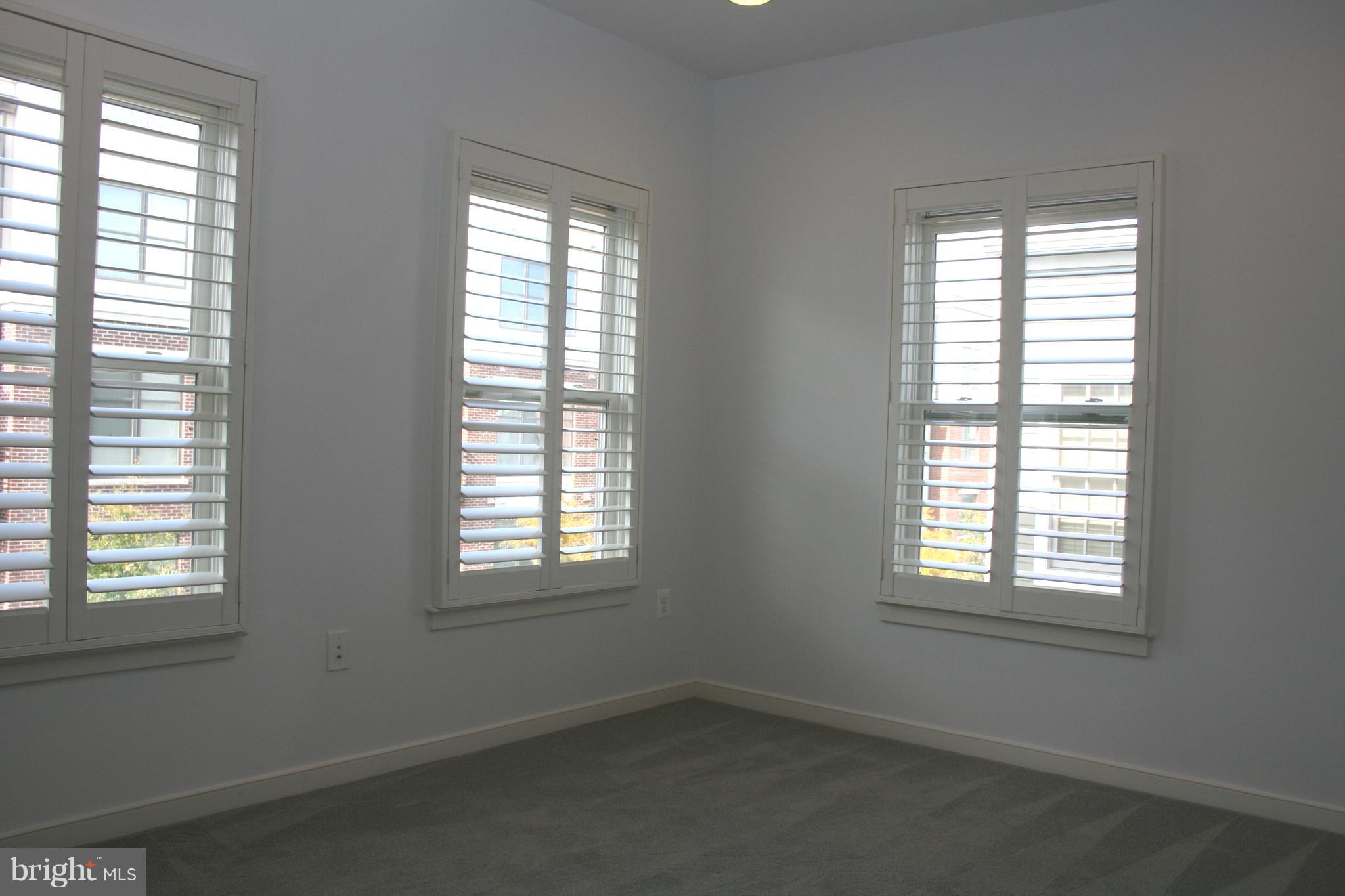 OLD TOWN COMMONS - Residential Lease