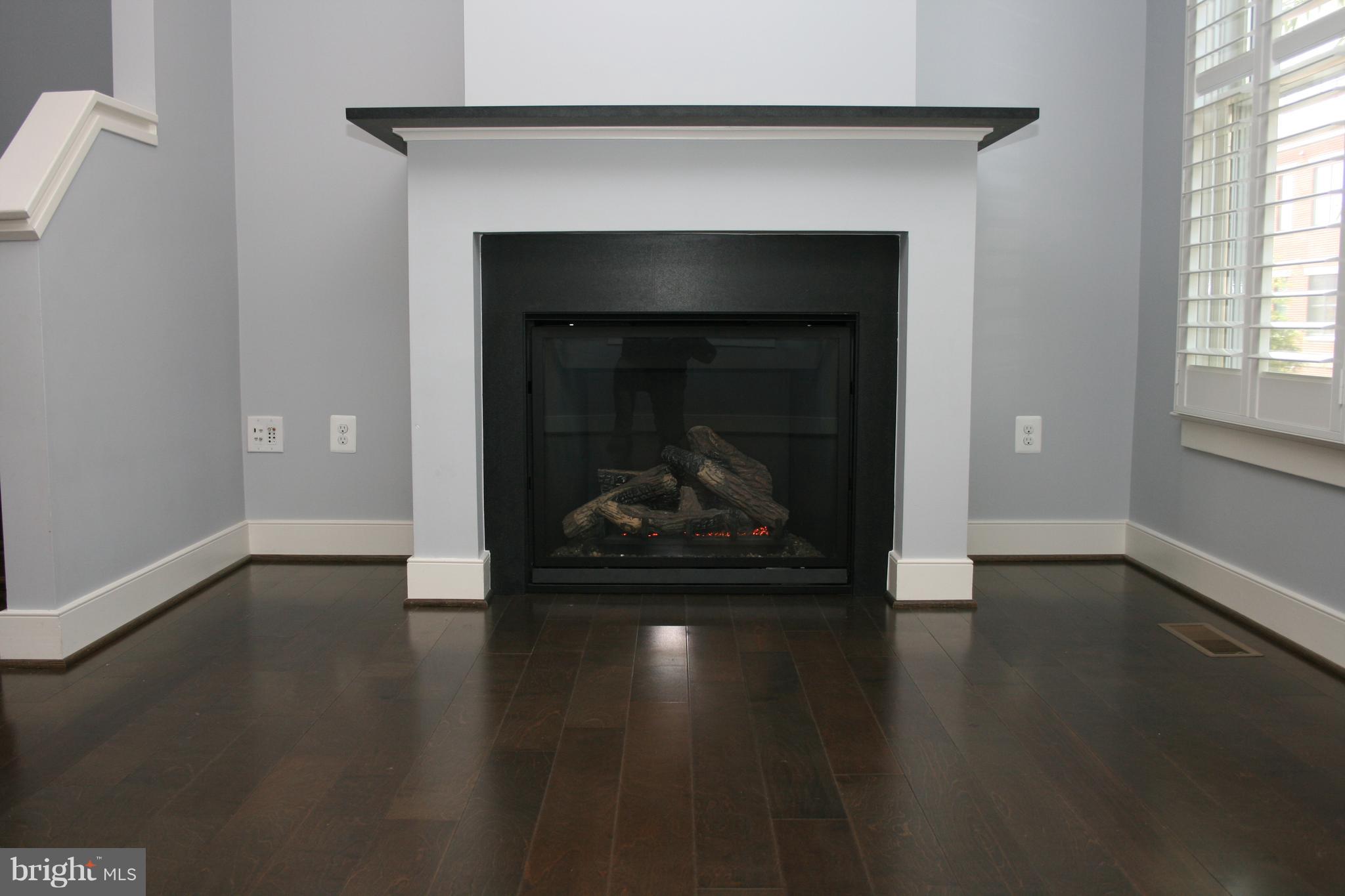 OLD TOWN COMMONS - Residential Lease