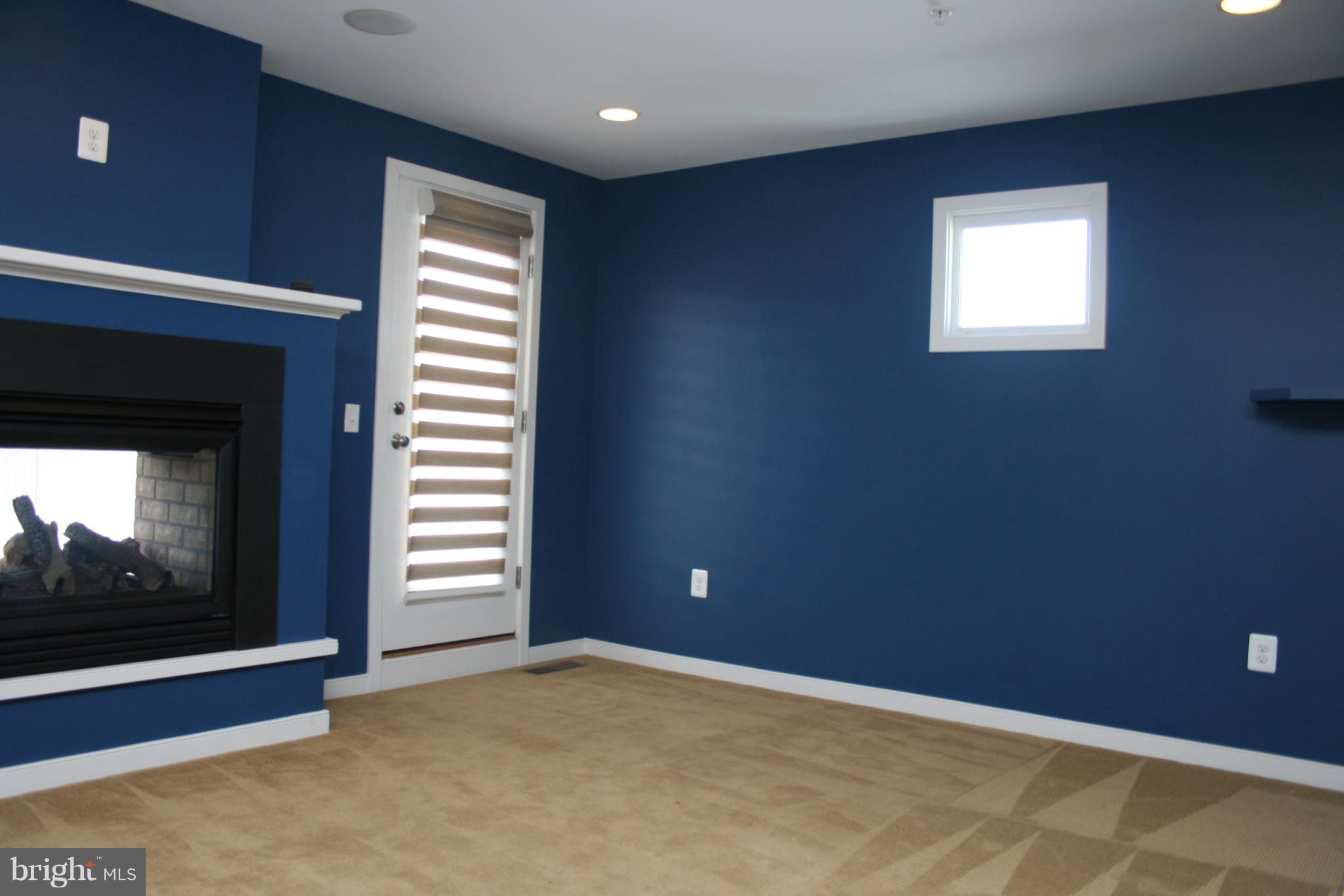 OLD TOWN COMMONS - Residential Lease