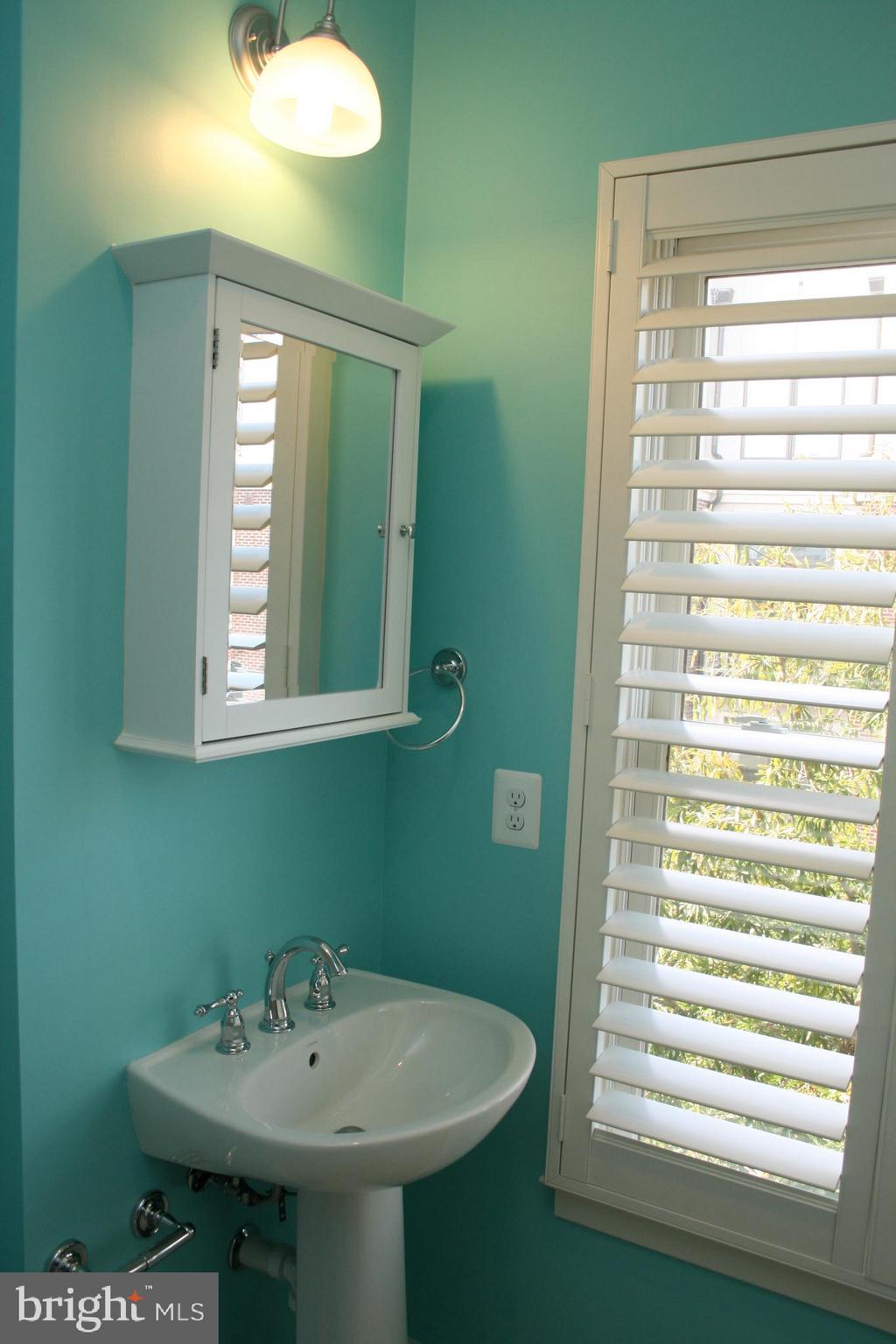 OLD TOWN COMMONS - Residential Lease