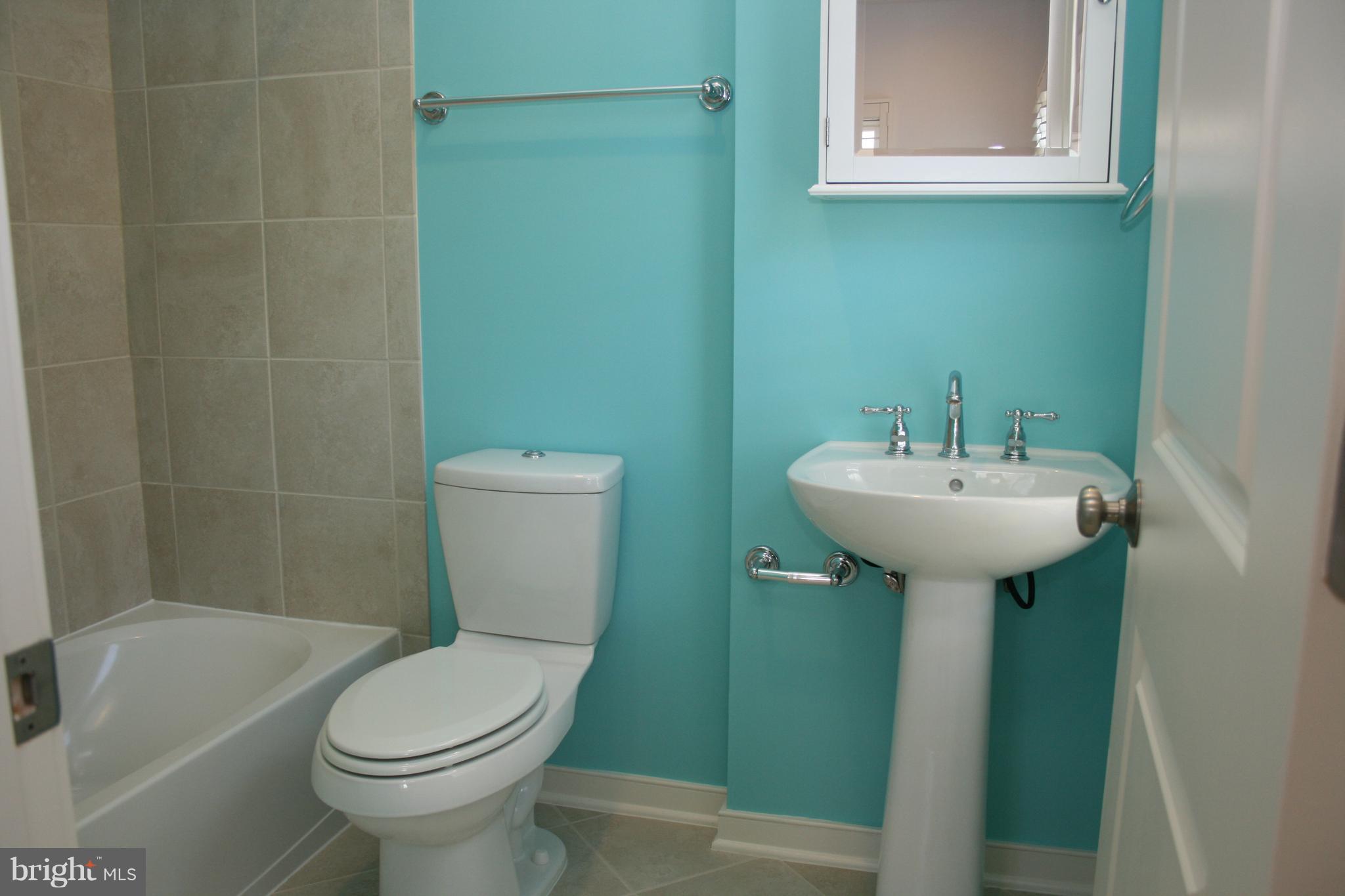 OLD TOWN COMMONS - Residential Lease