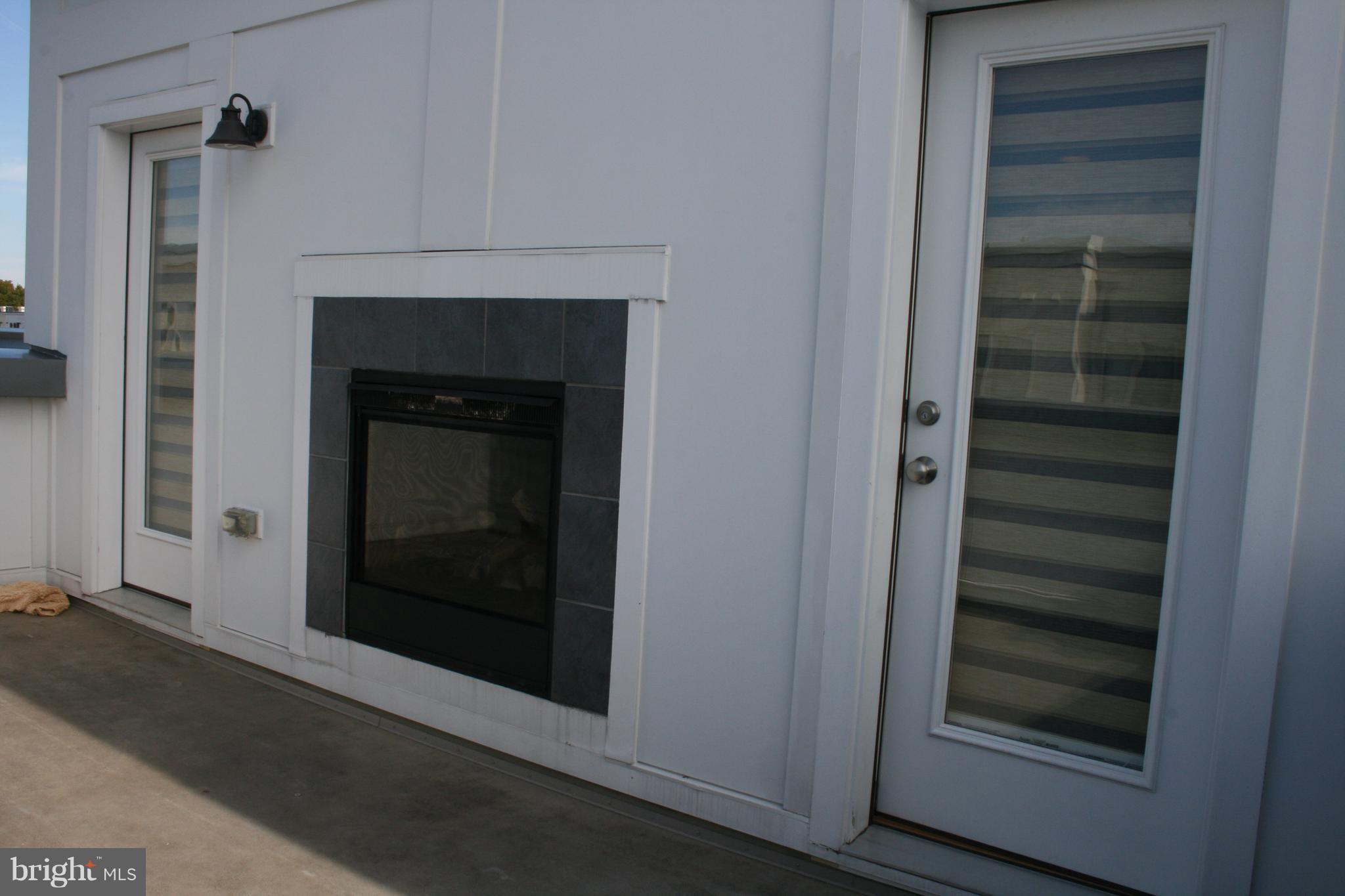 OLD TOWN COMMONS - Residential Lease